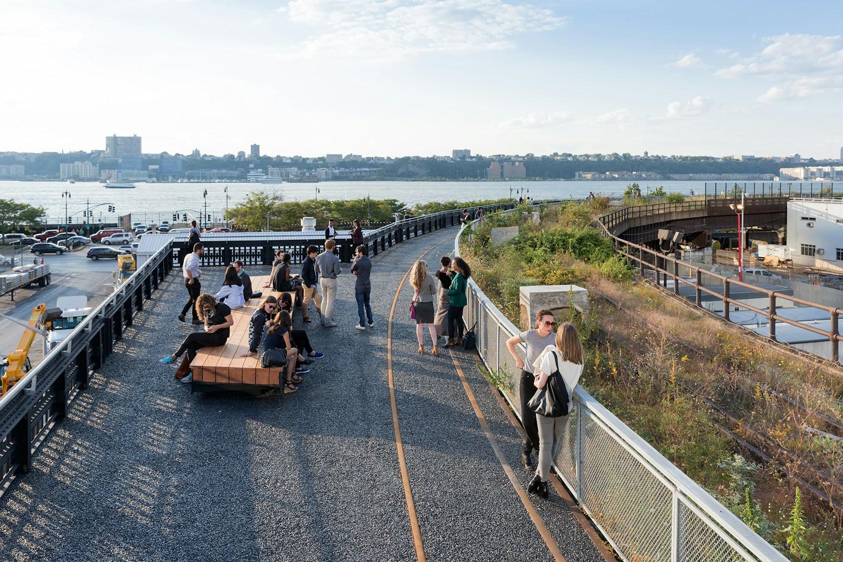 High Line at the Rail Yards - image 6