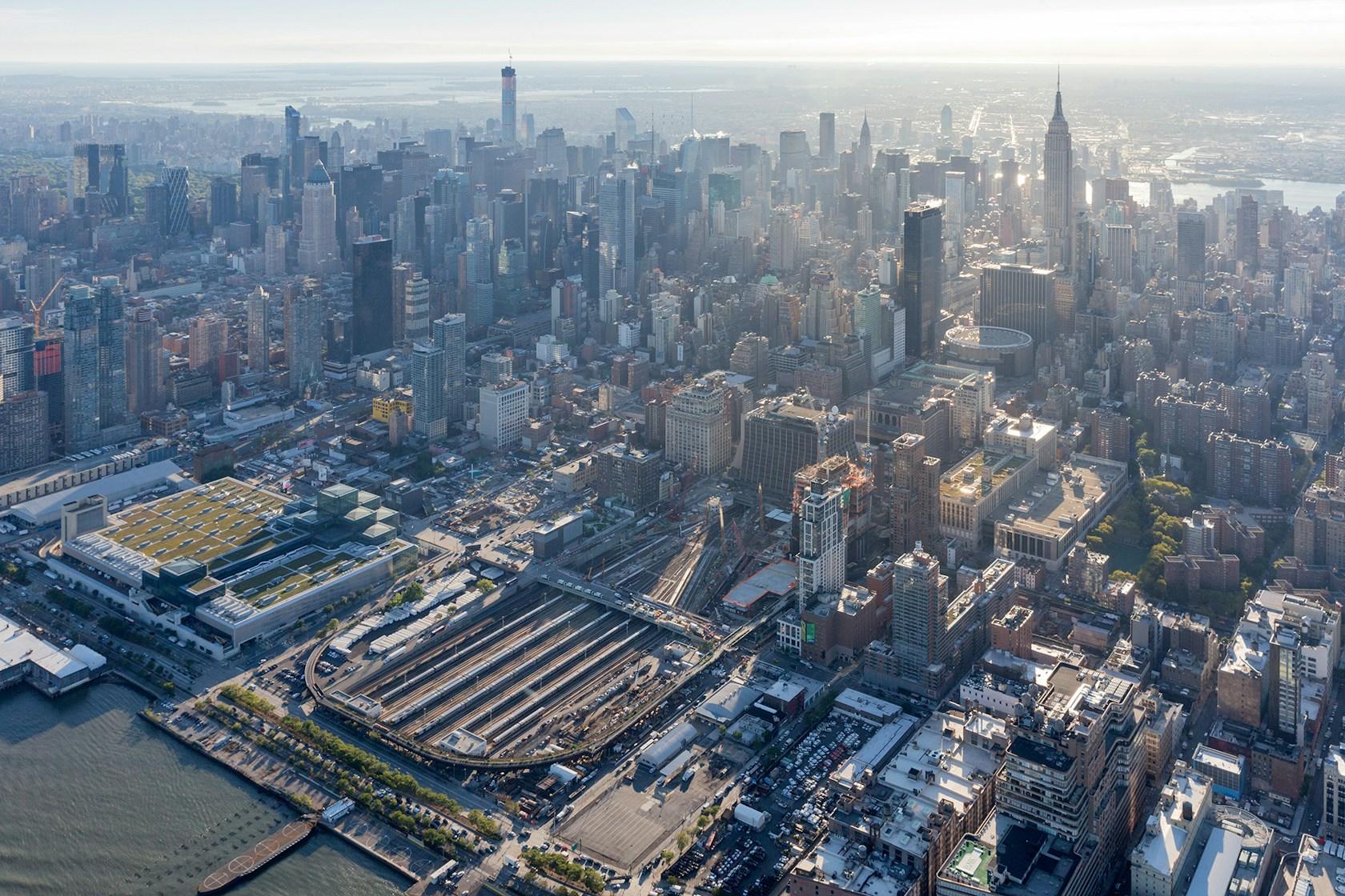 High Line at the Rail Yards - image 9