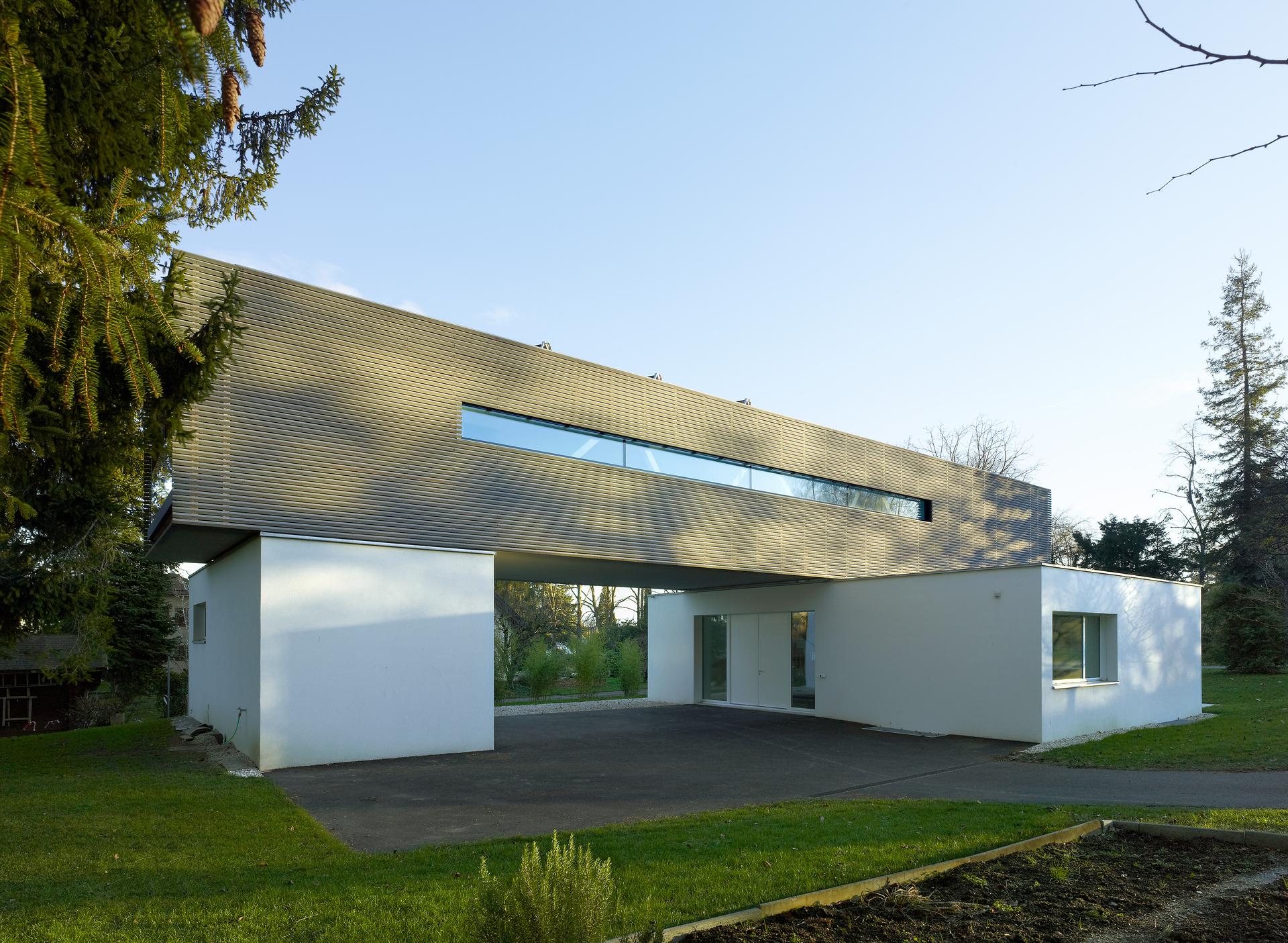 Bridge House - image 2