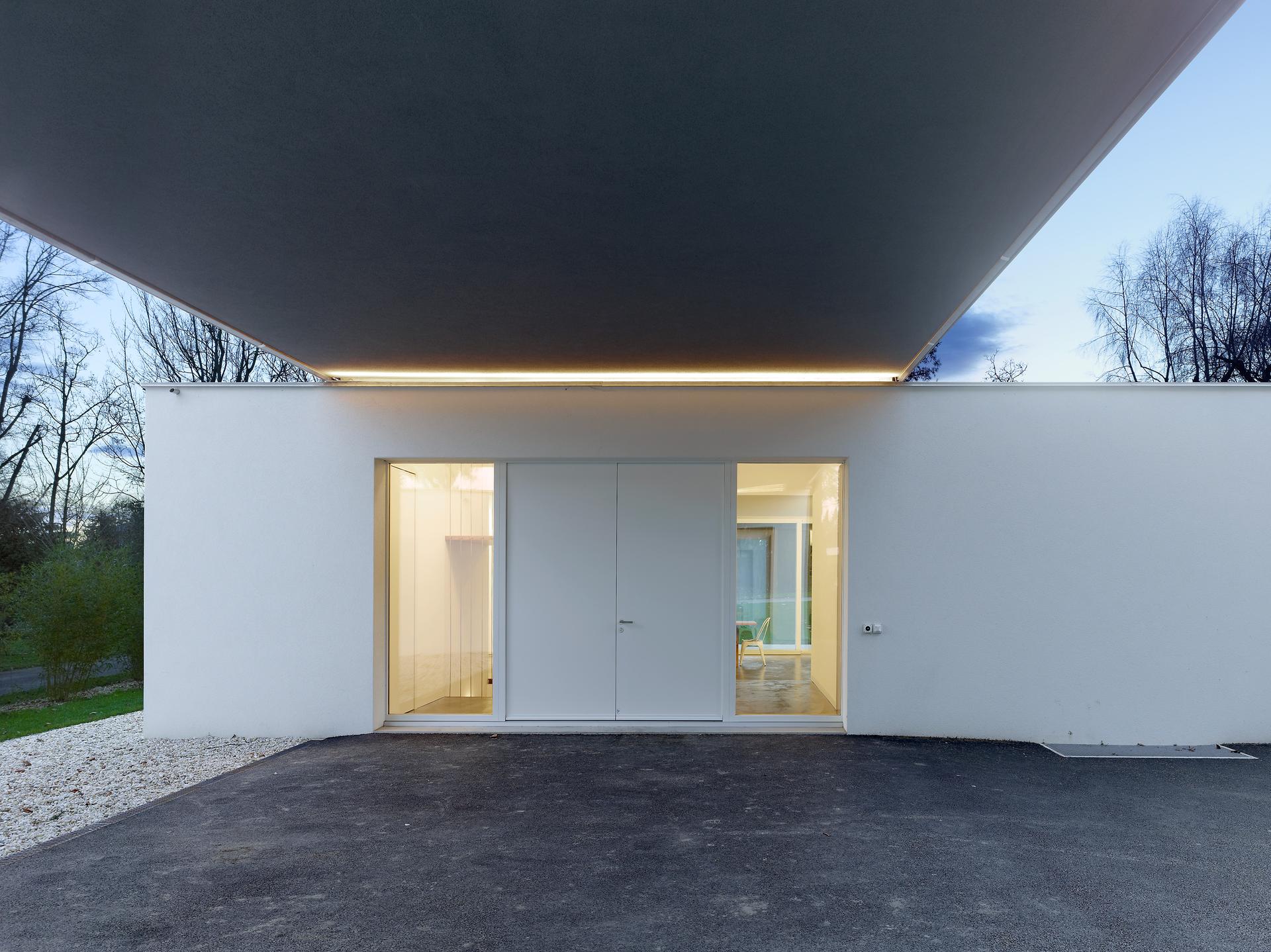 Bridge House - image 4