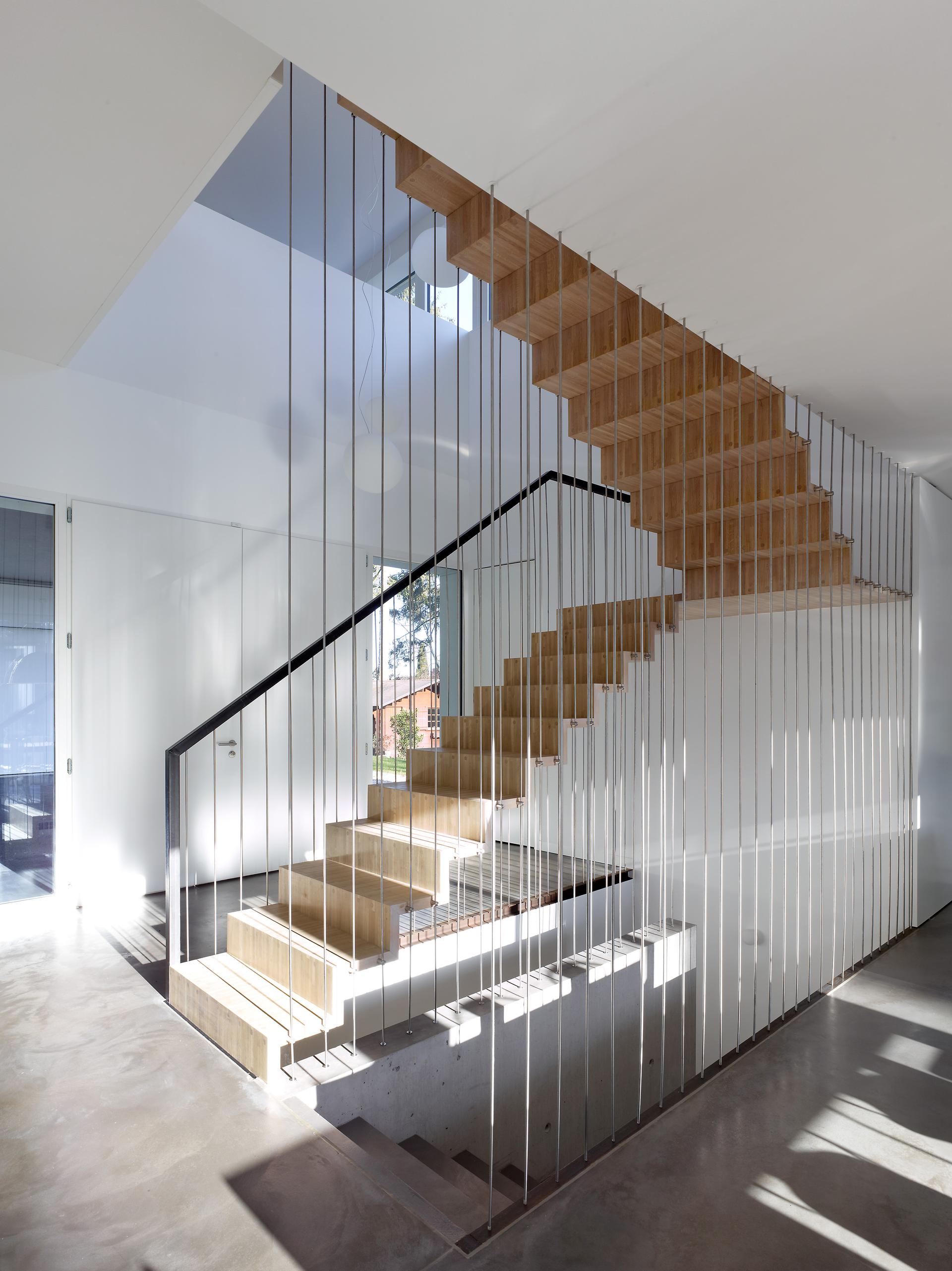 Bridge House - image 8