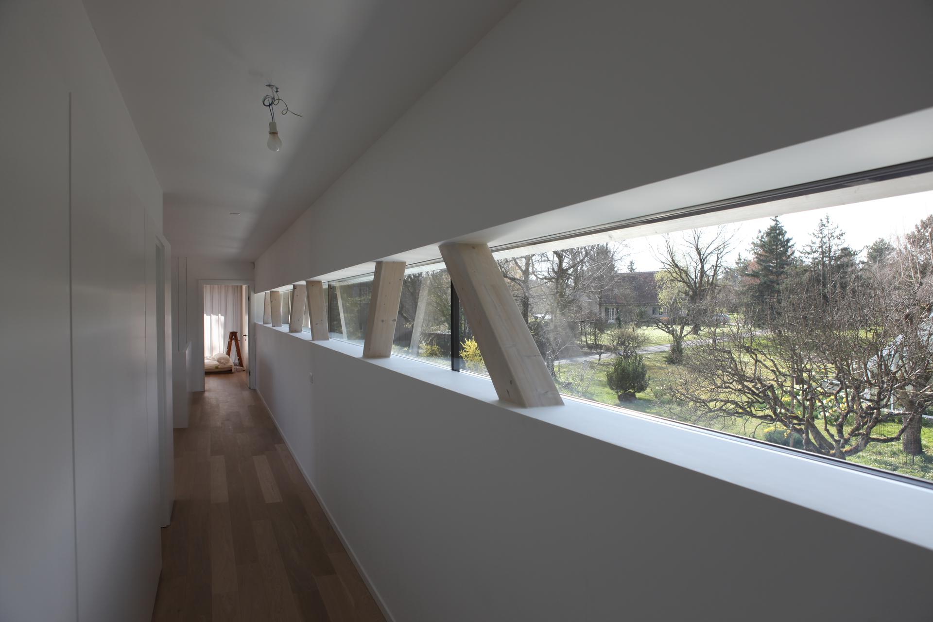 Bridge House - image 11