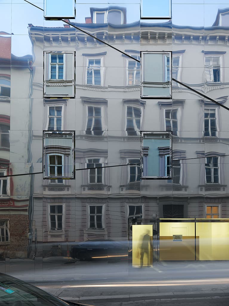 Stadthaus Ballhausgasse / Broken mirror house - image 9
