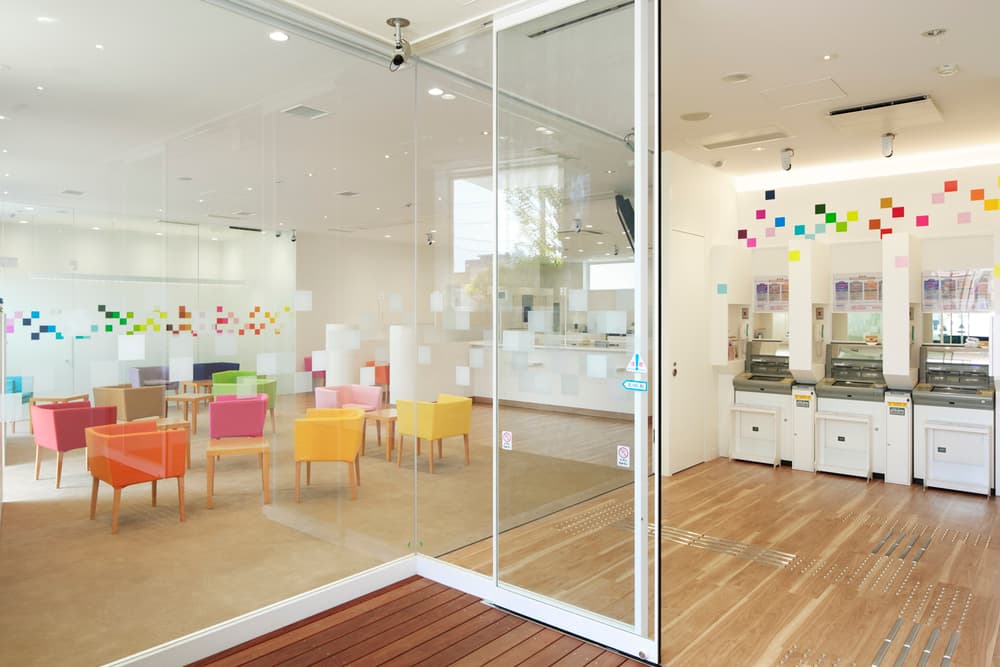 Sugamo Shinkin Bank / Nakaaoki Branch - image 8