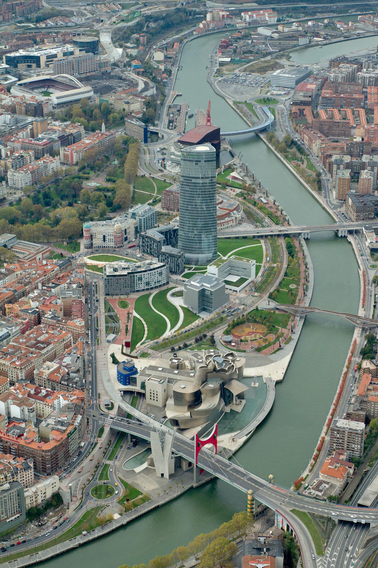 BILBAO WATERFRONT ABANDOIBARRA MASTER PLAN - image 5