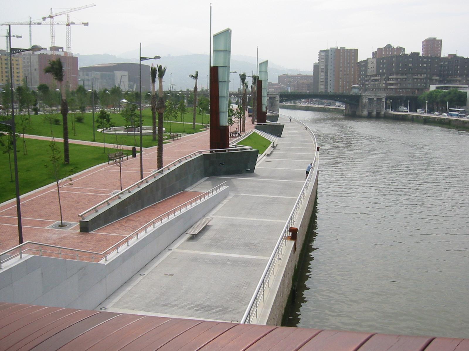 BILBAO WATERFRONT ABANDOIBARRA MASTER PLAN - image 12