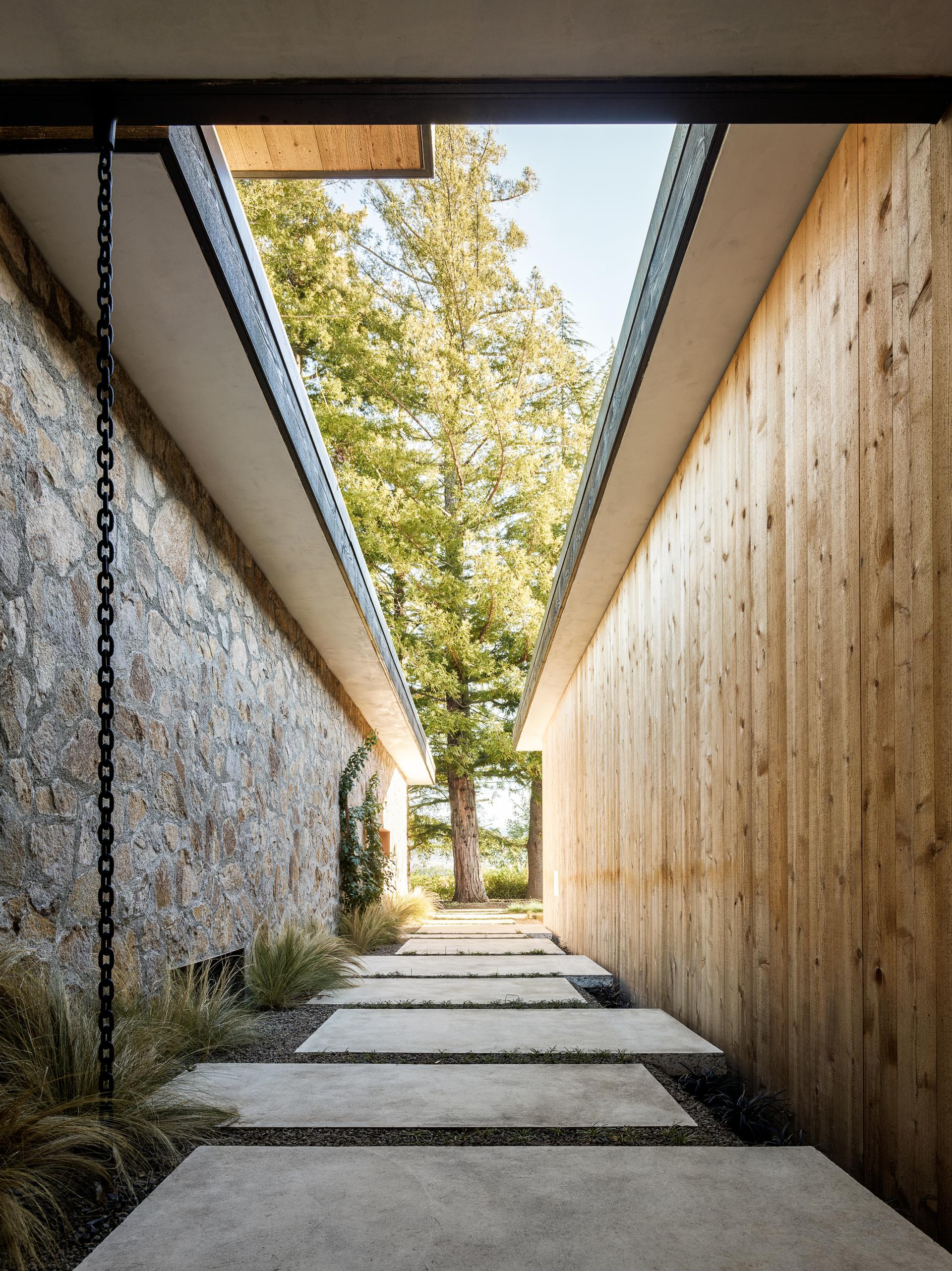 House Set on the Valley Floor - image 3