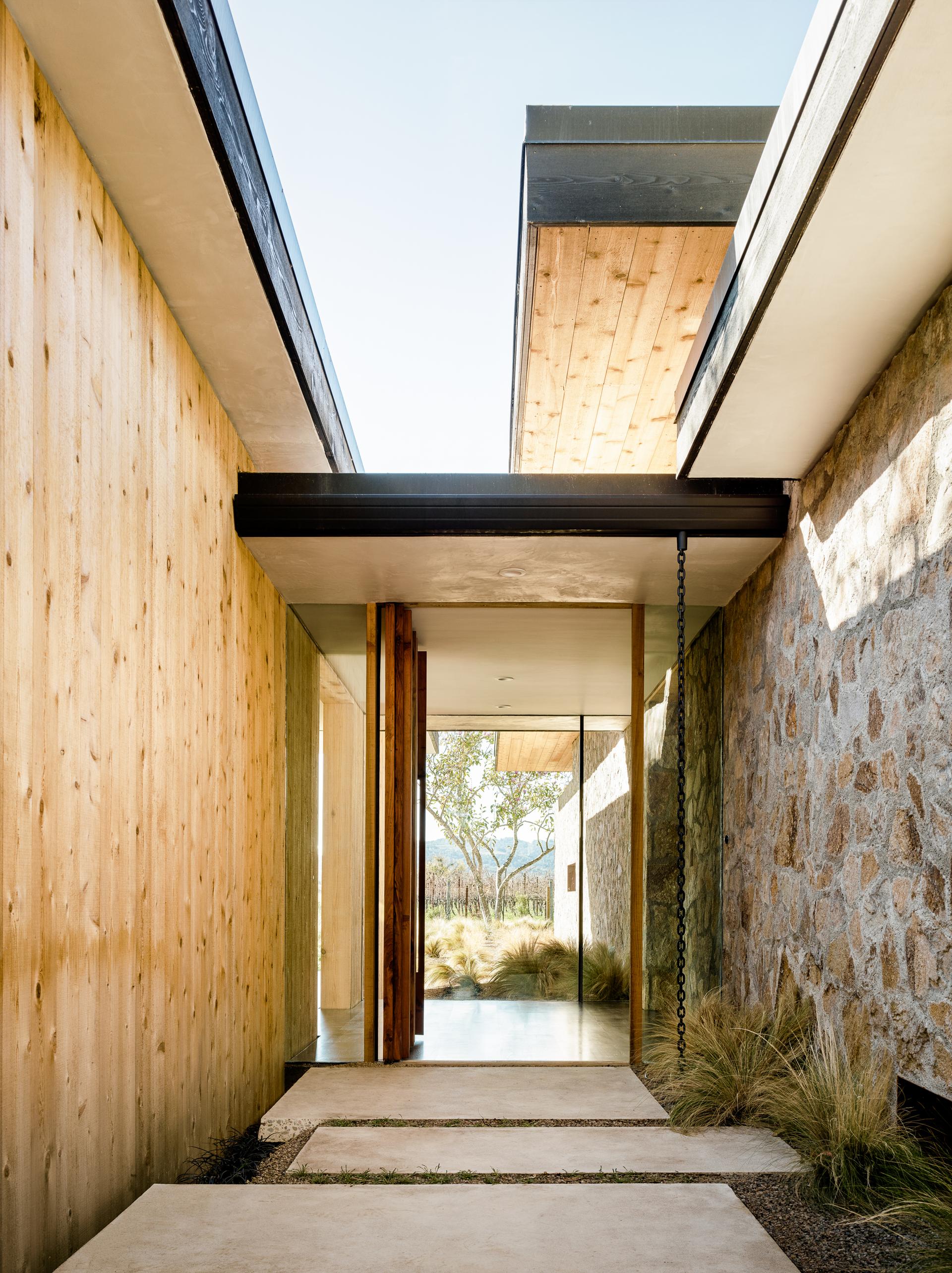 House Set on the Valley Floor - image 11
