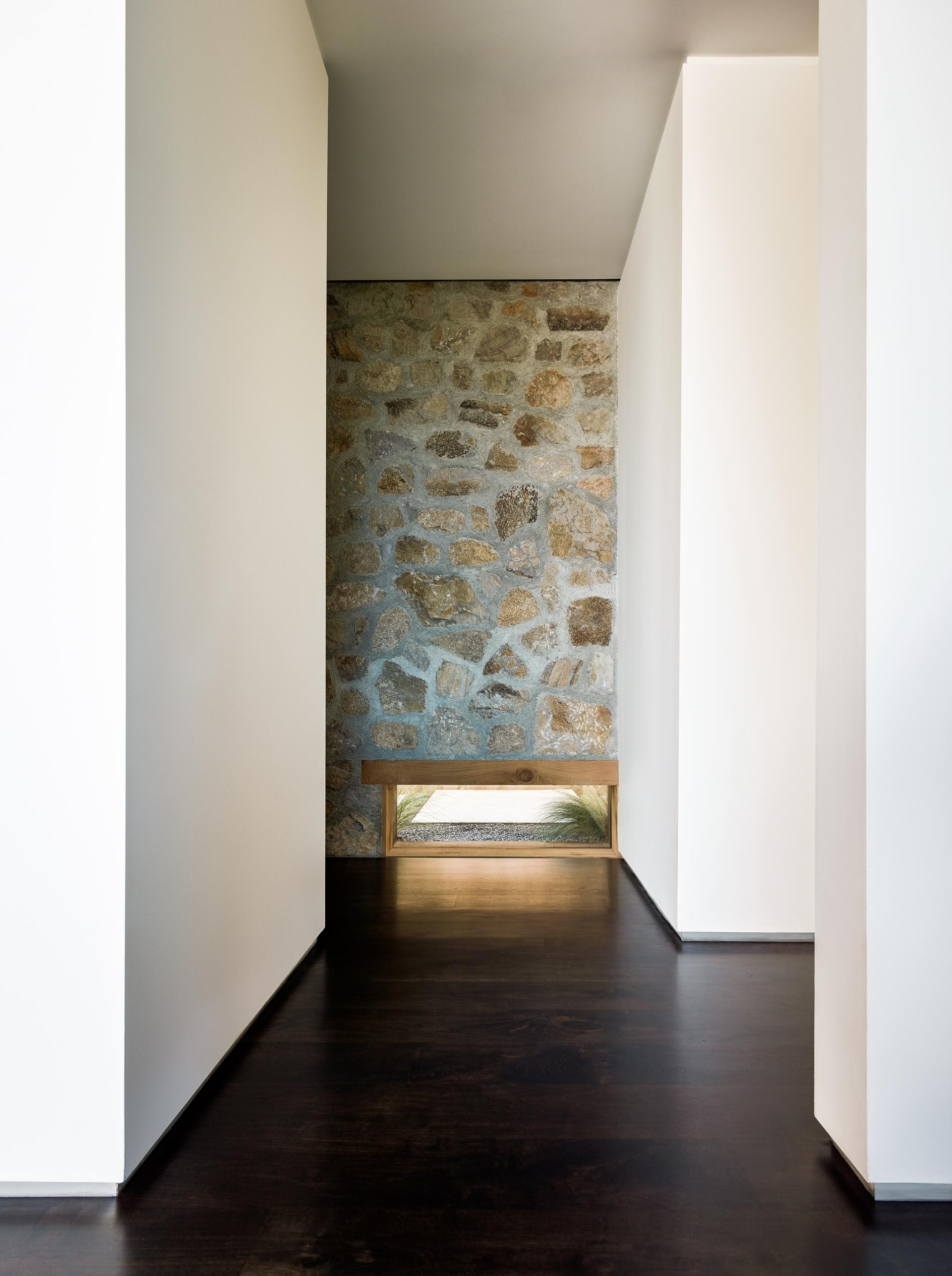 House Set on the Valley Floor - image 12
