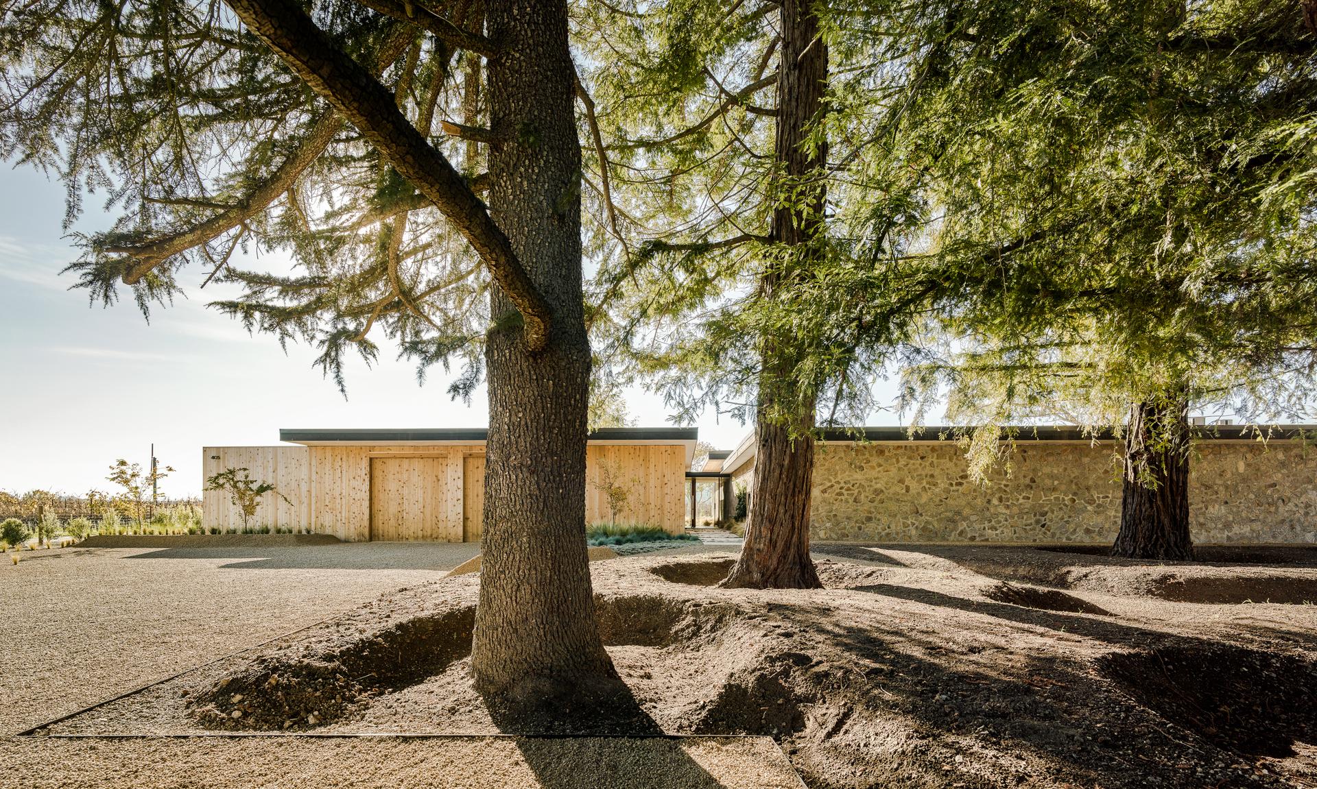 House Set on the Valley Floor - image 14