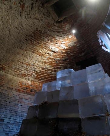 Gadsby's Tavern Ice Well - image 9
