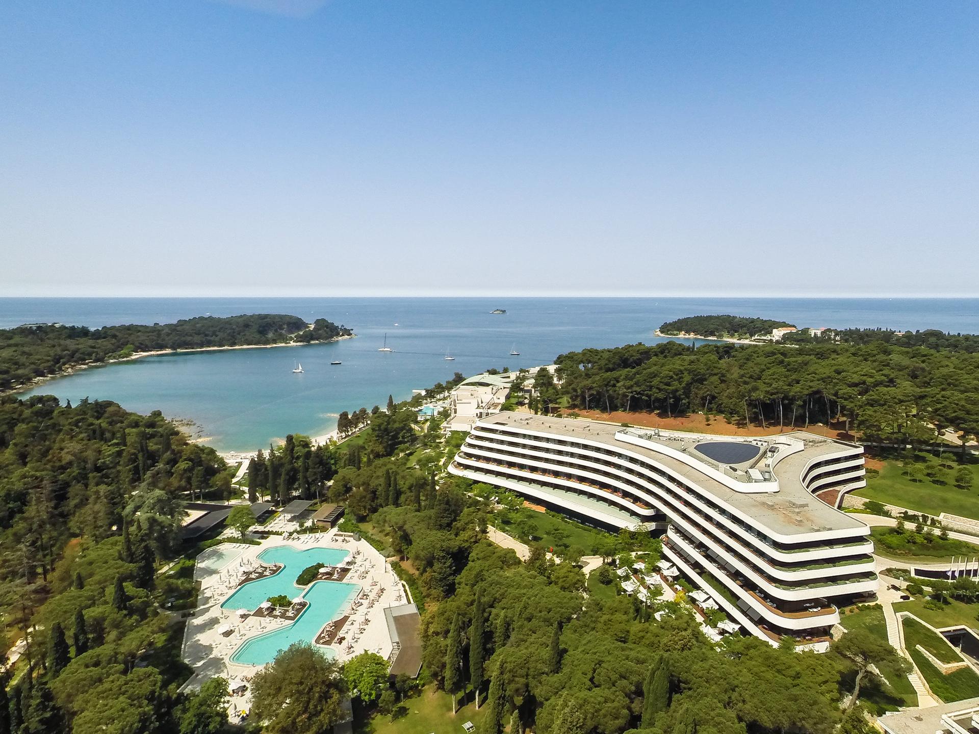 Hotel Lone - image 2
