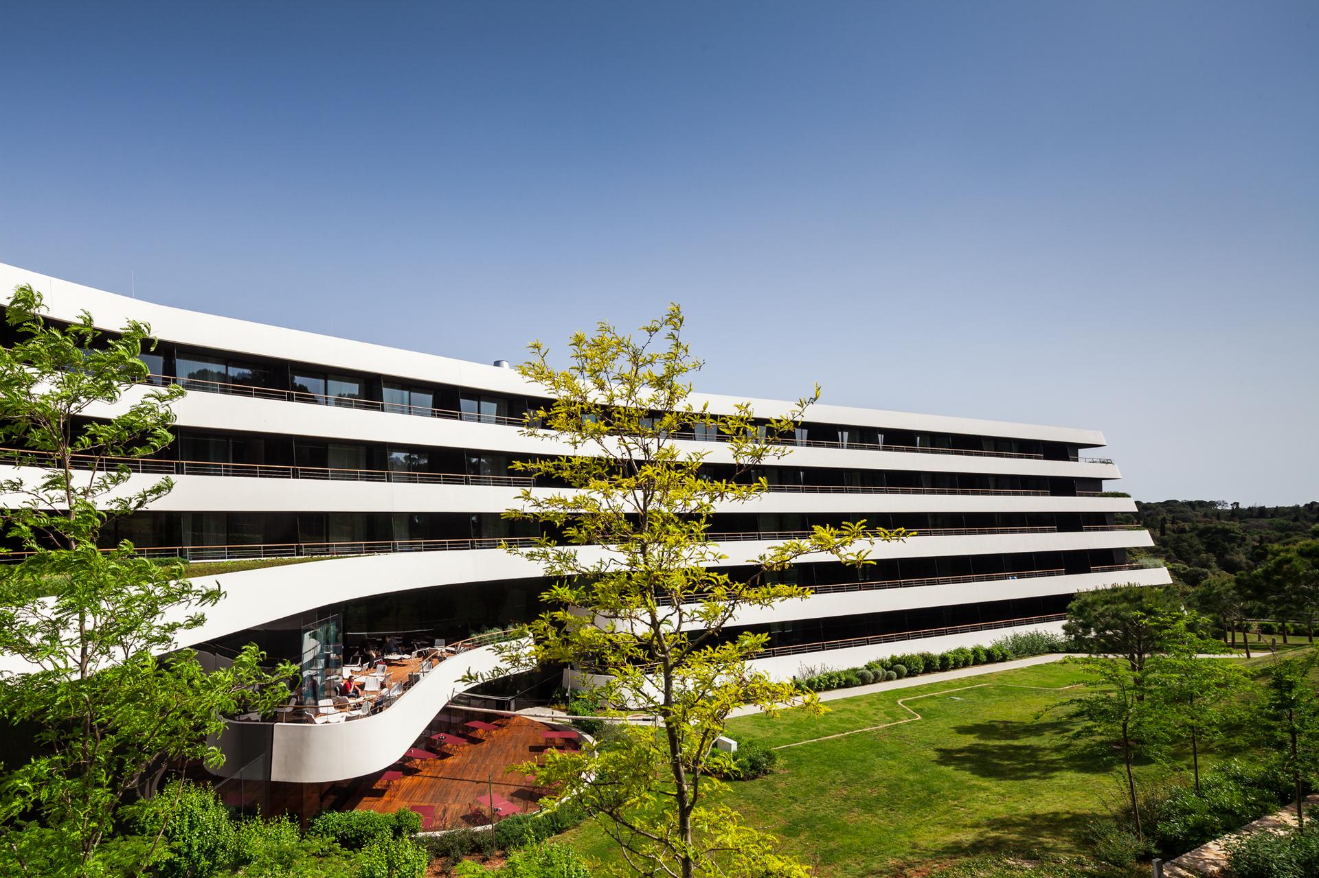 Hotel Lone - image 7
