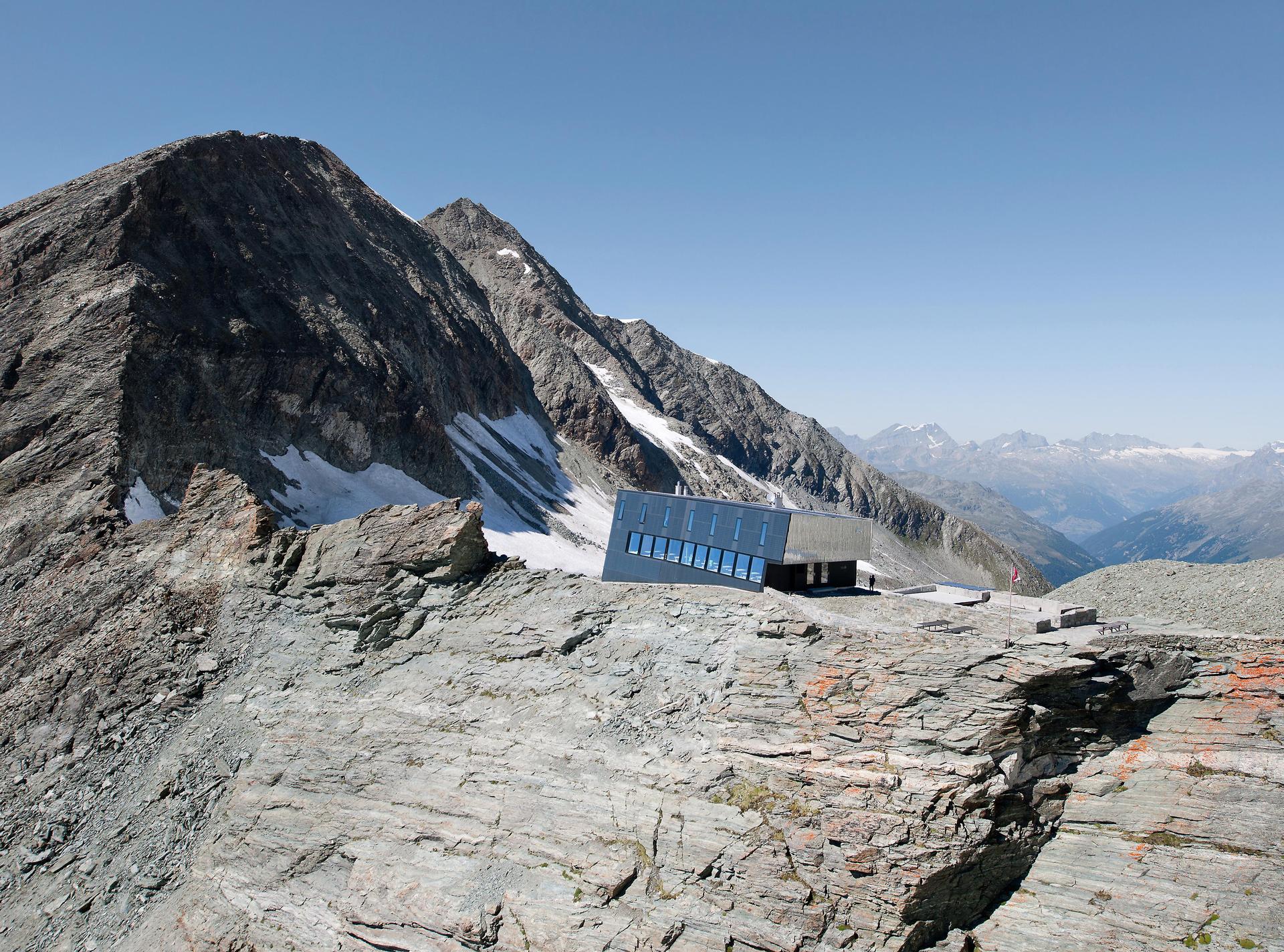New Mountain Hut at Tracuit - image 8