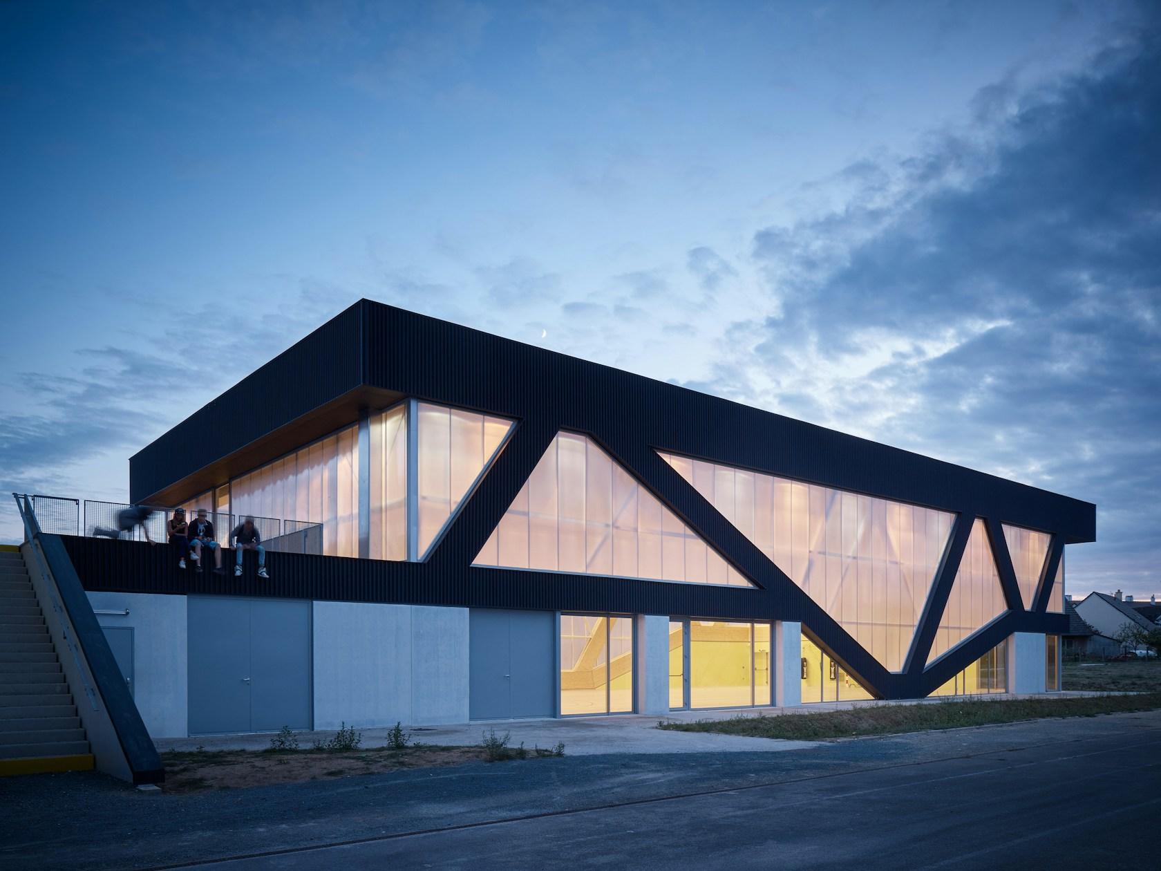 Nathalie Mauclair Gymnasium