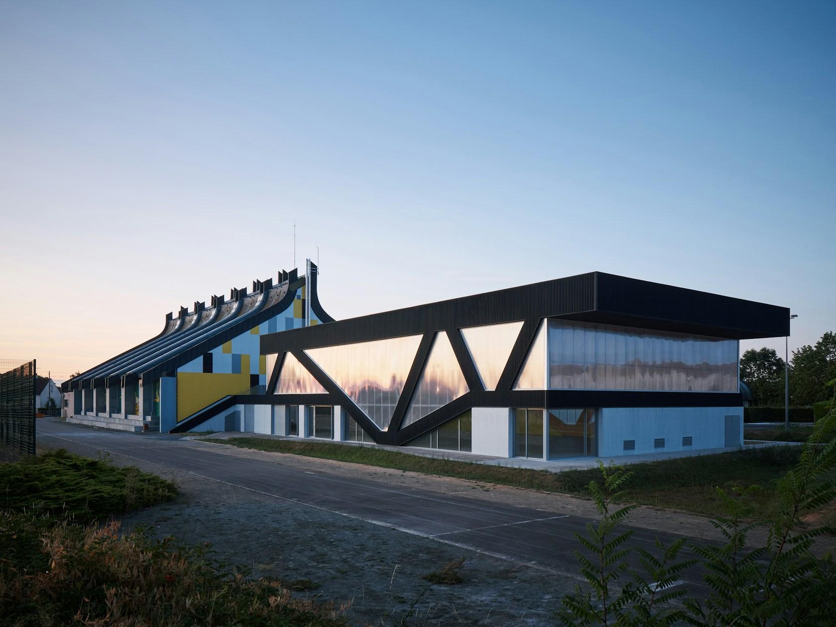 Nathalie Mauclair Gymnasium - image 18