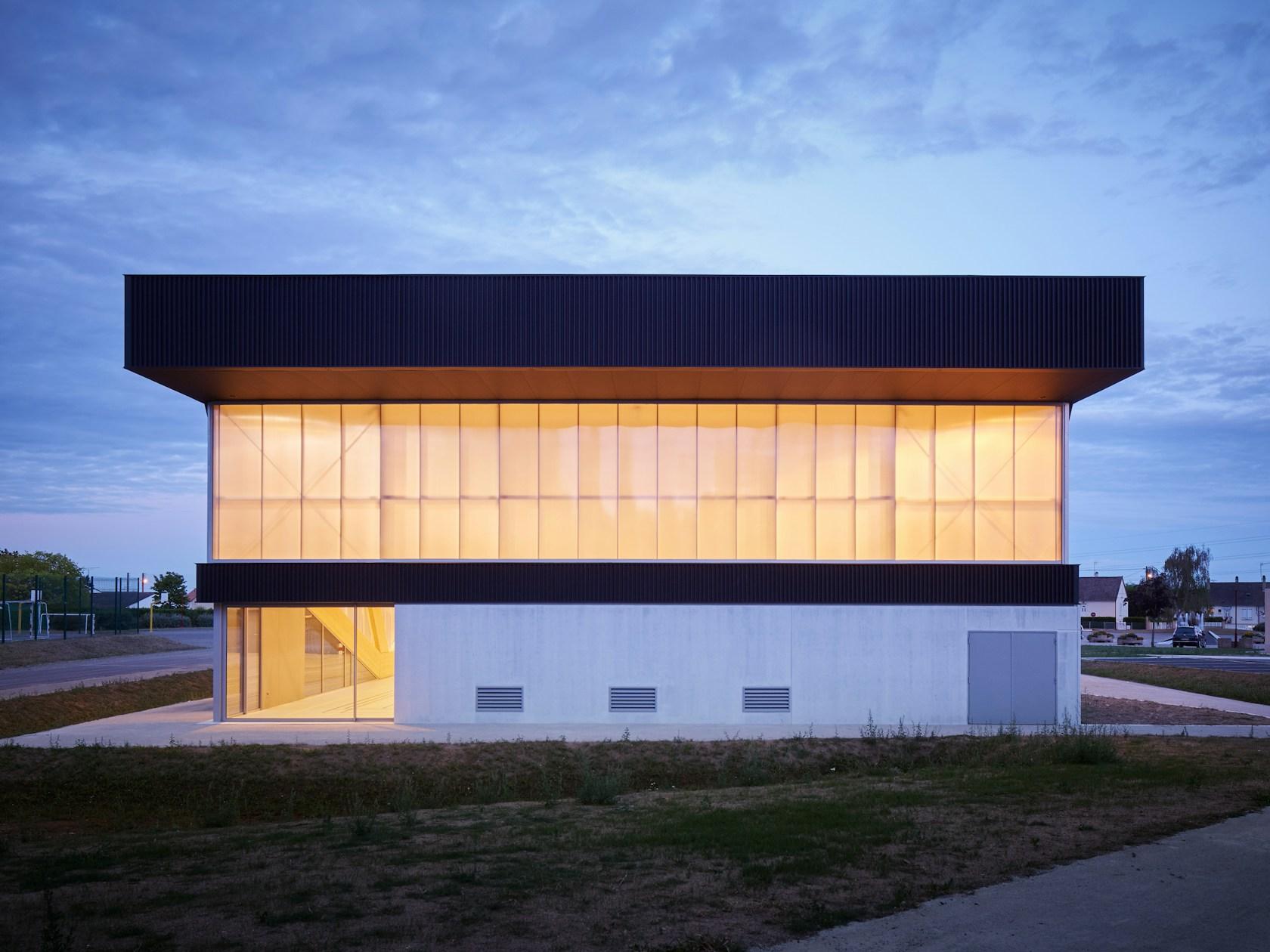 Nathalie Mauclair Gymnasium - image 19