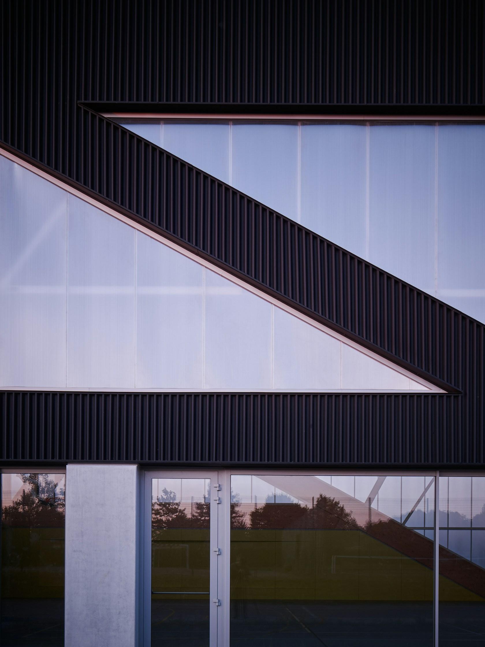 Nathalie Mauclair Gymnasium - image 21