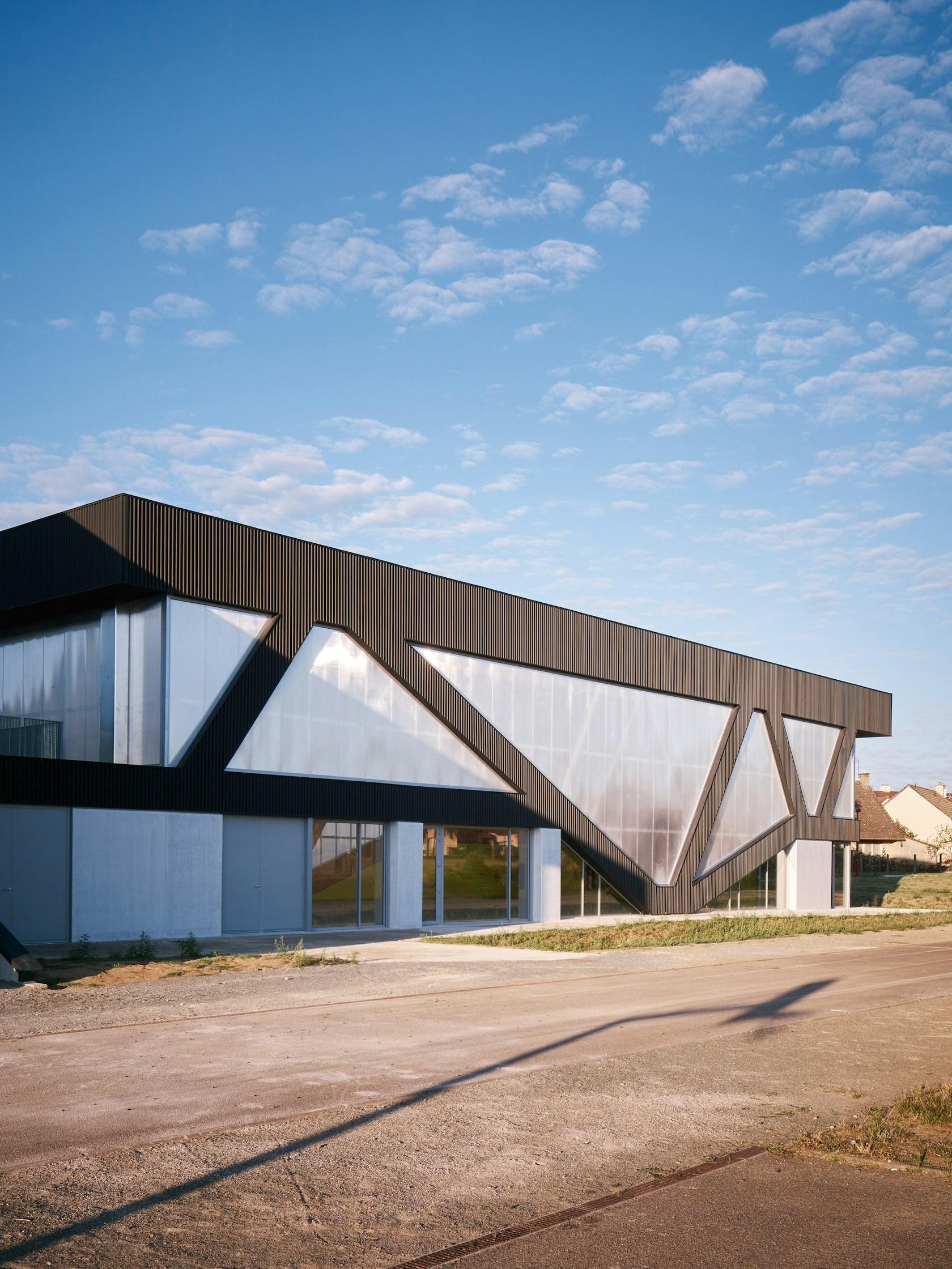 Nathalie Mauclair Gymnasium - image 23