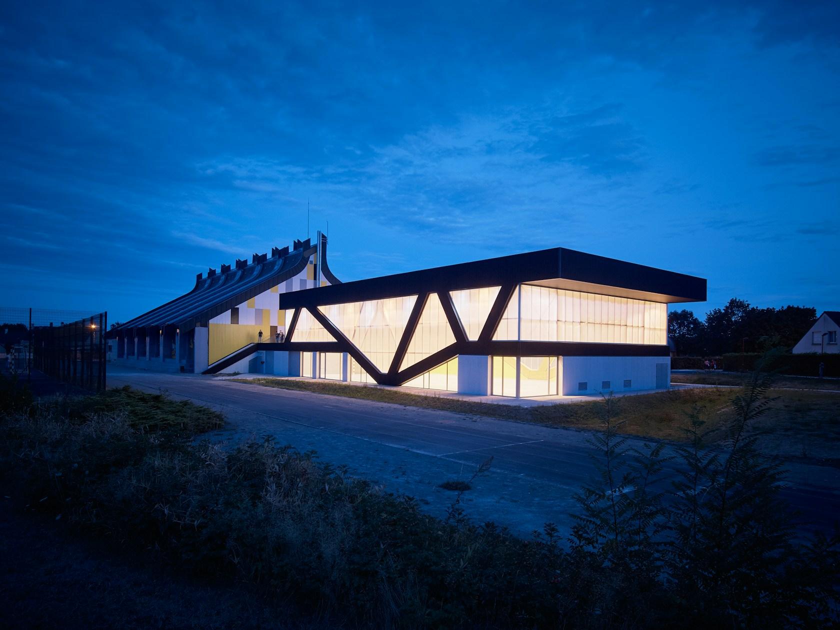 Nathalie Mauclair Gymnasium - image 29