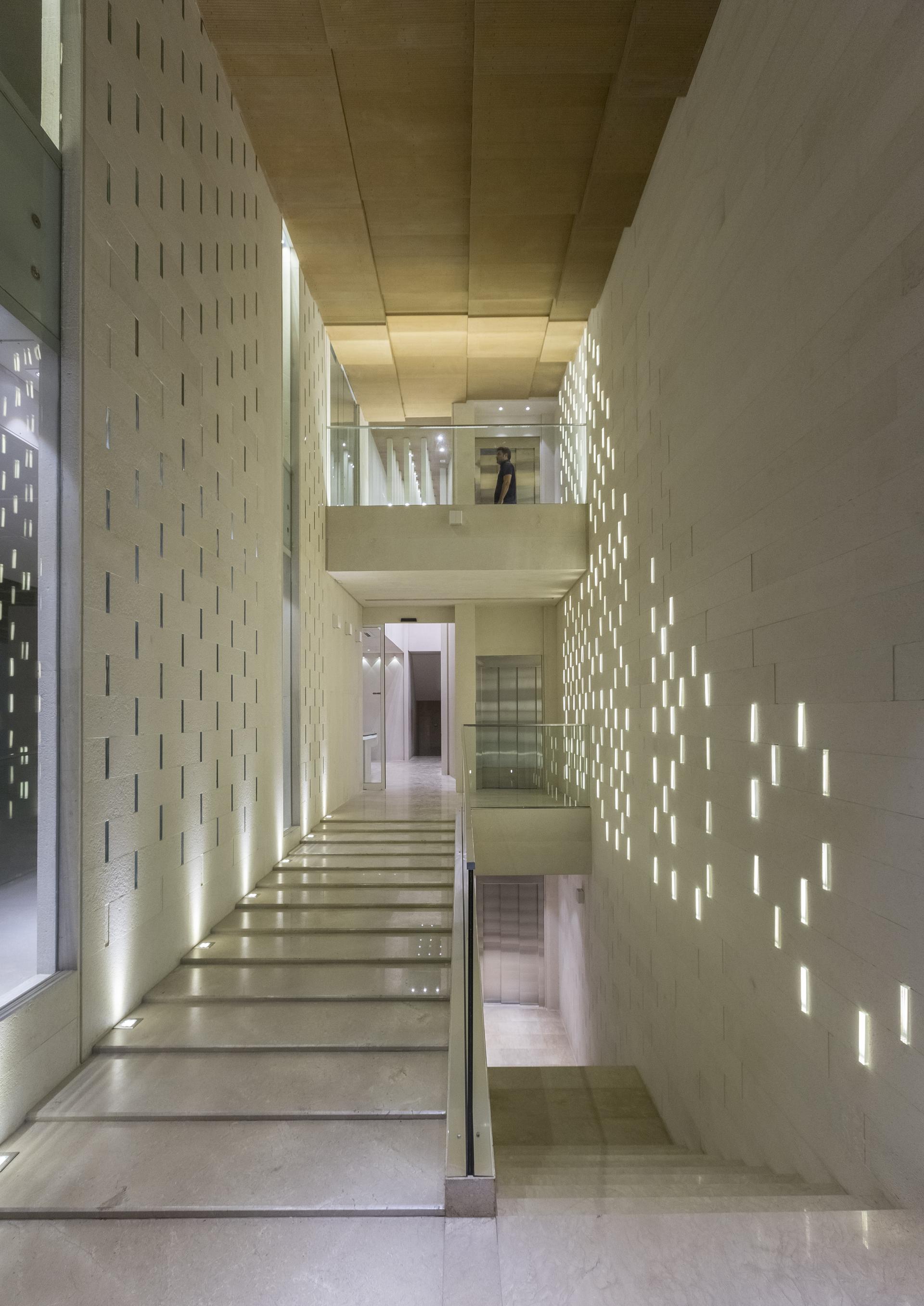 Valiahdi Office Building - image 4