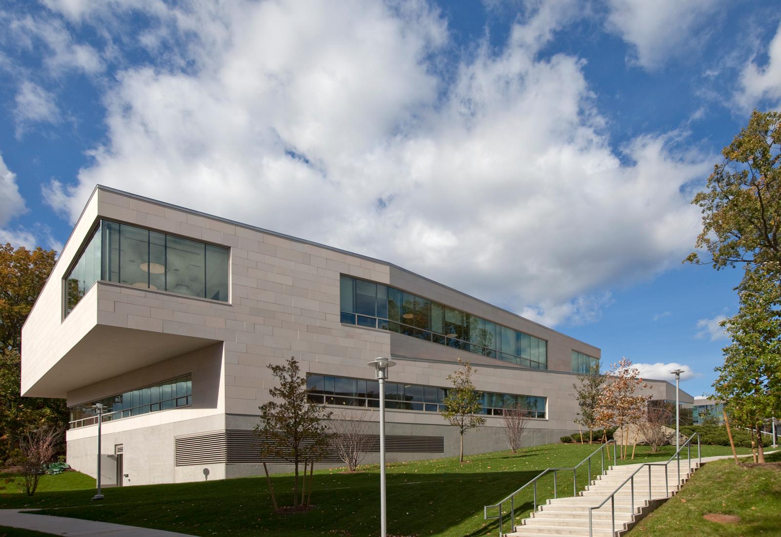 Admissions Center, Brandeis University - image 11