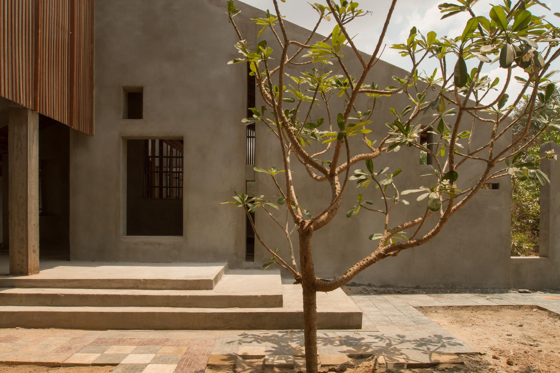 Thnouh School - image 9