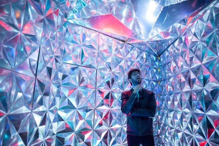 PROJECTIVE DUALISM 2.0 // INTERACTIVE PUBLIC ART