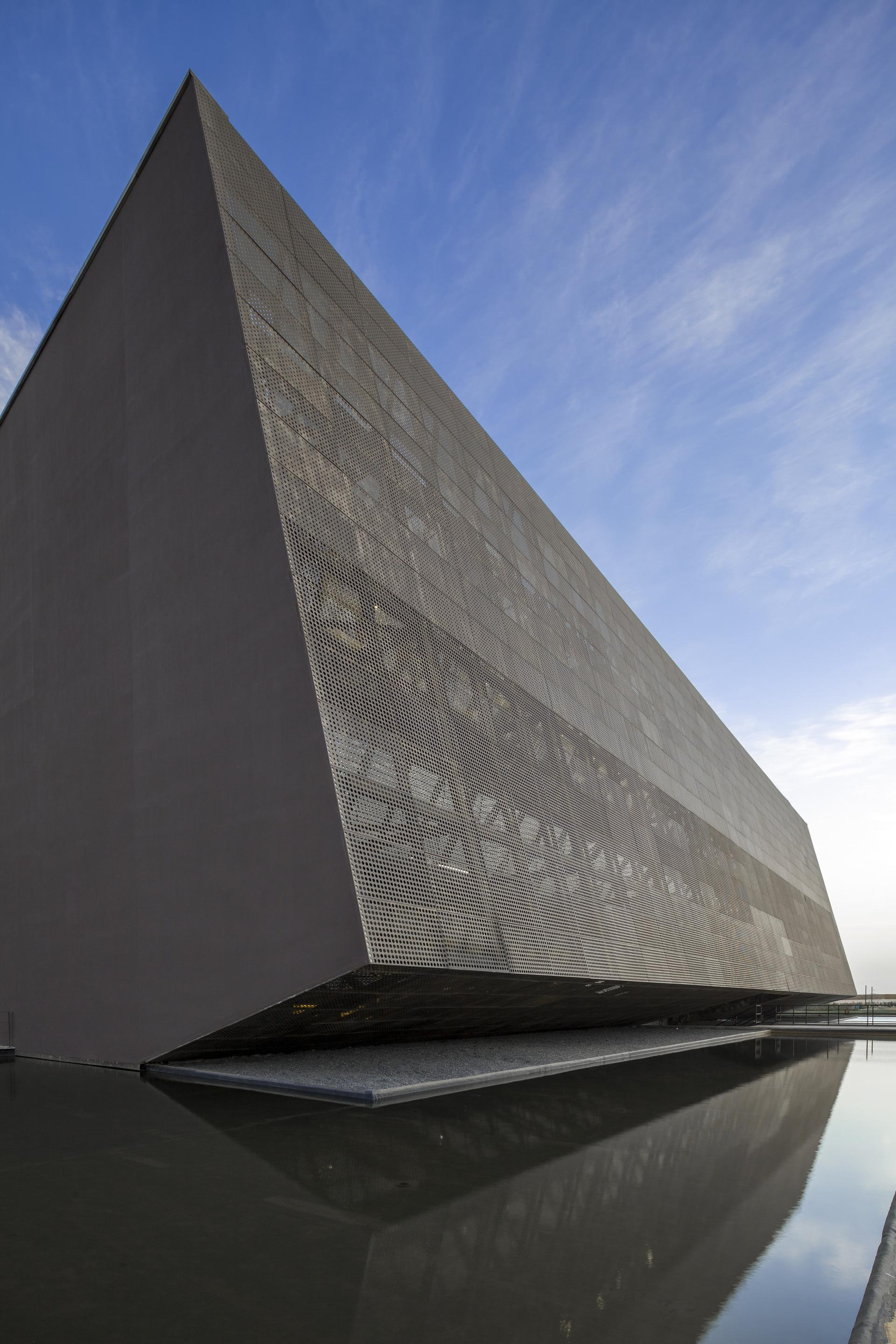 Dakar Congress Center - image 3