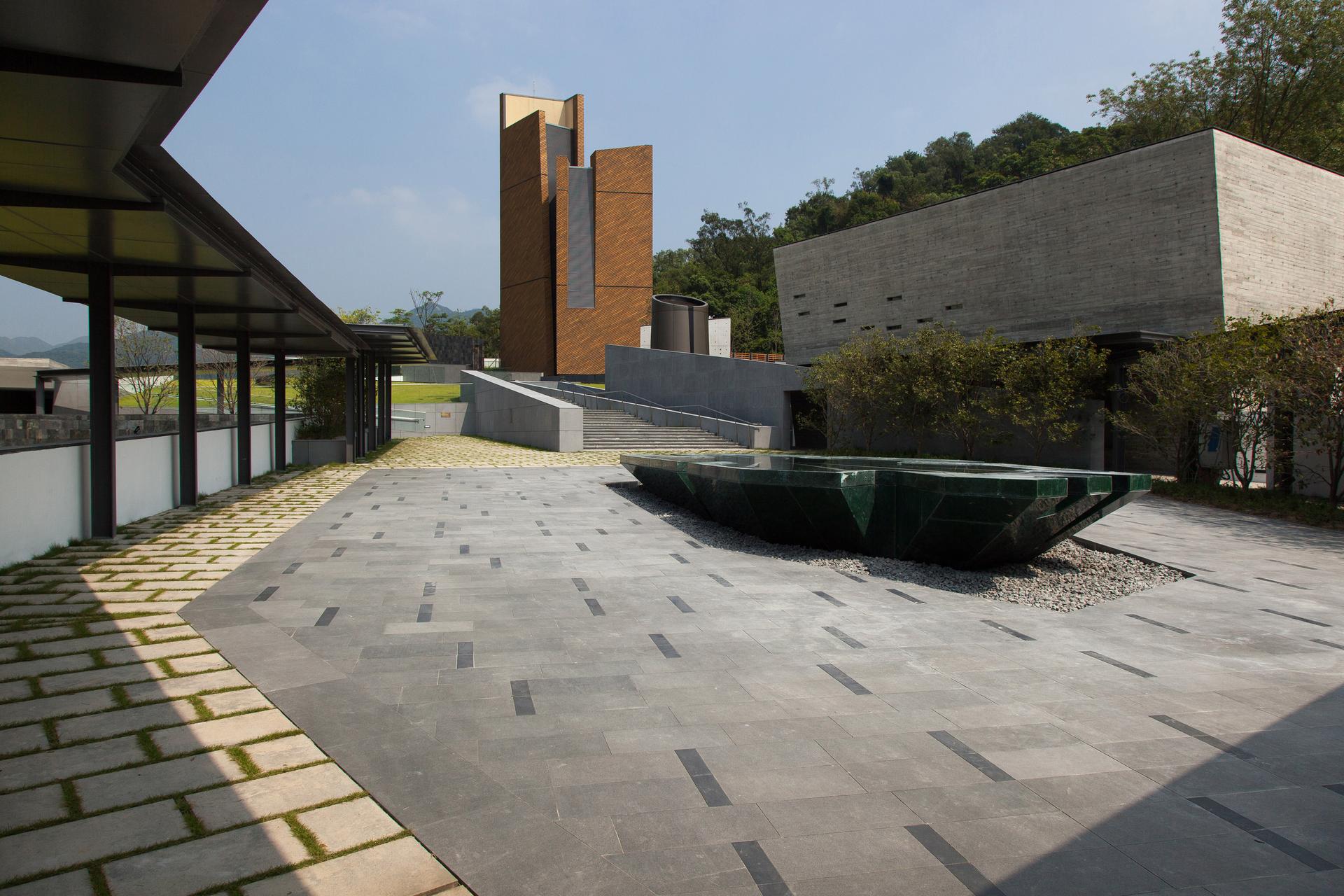Crematorium in Wo Hop Shek - image 4