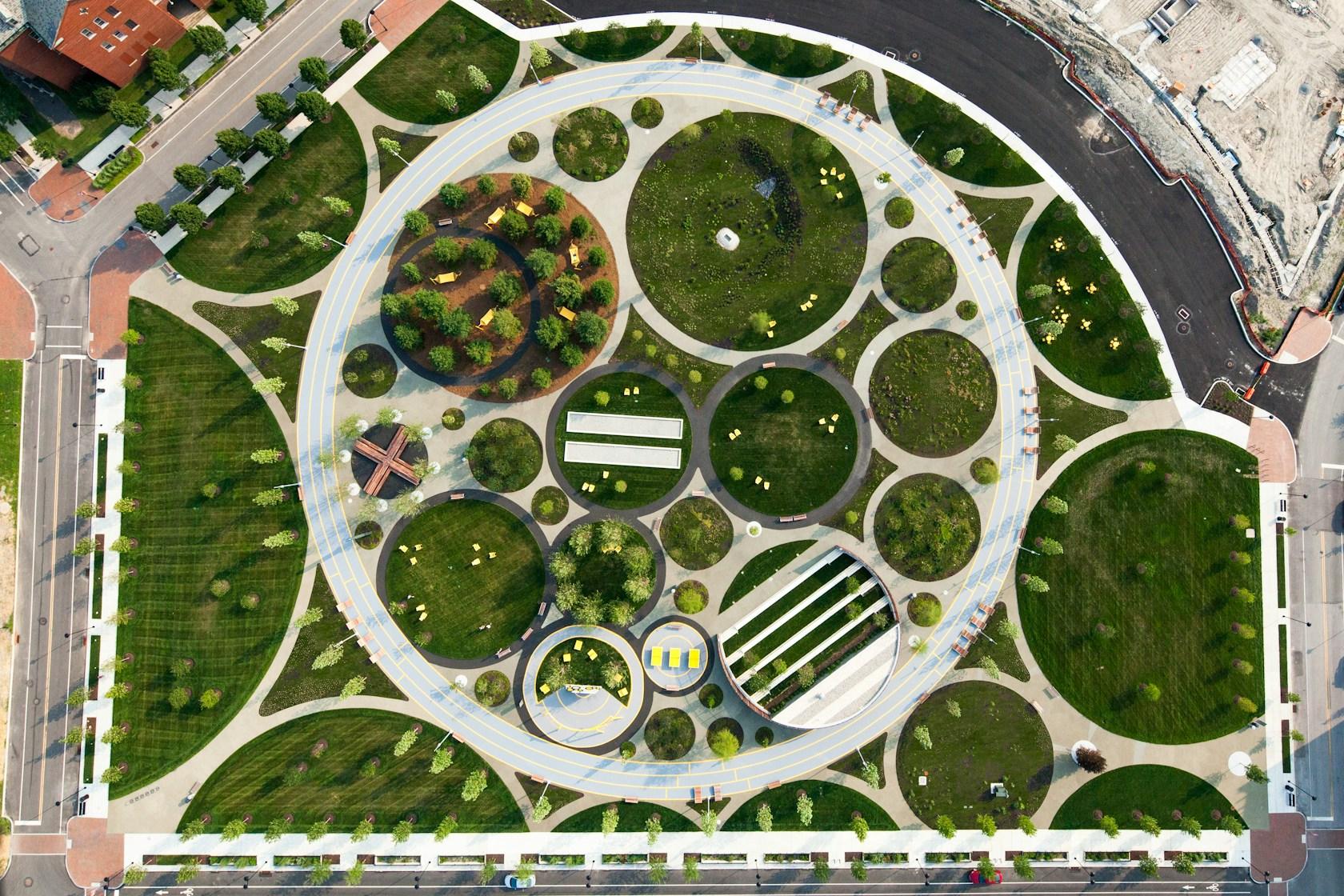 Navy Yard Central Green - image 2
