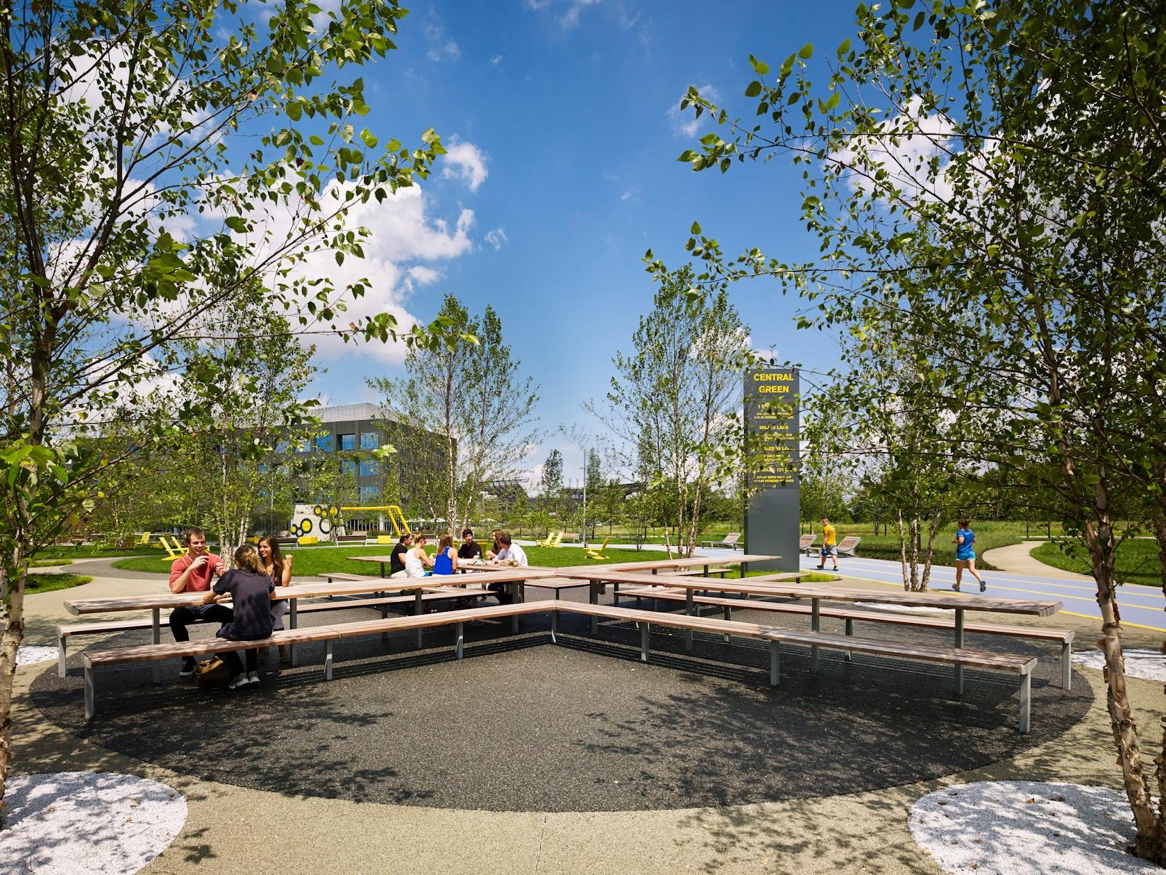 Navy Yard Central Green - image 9