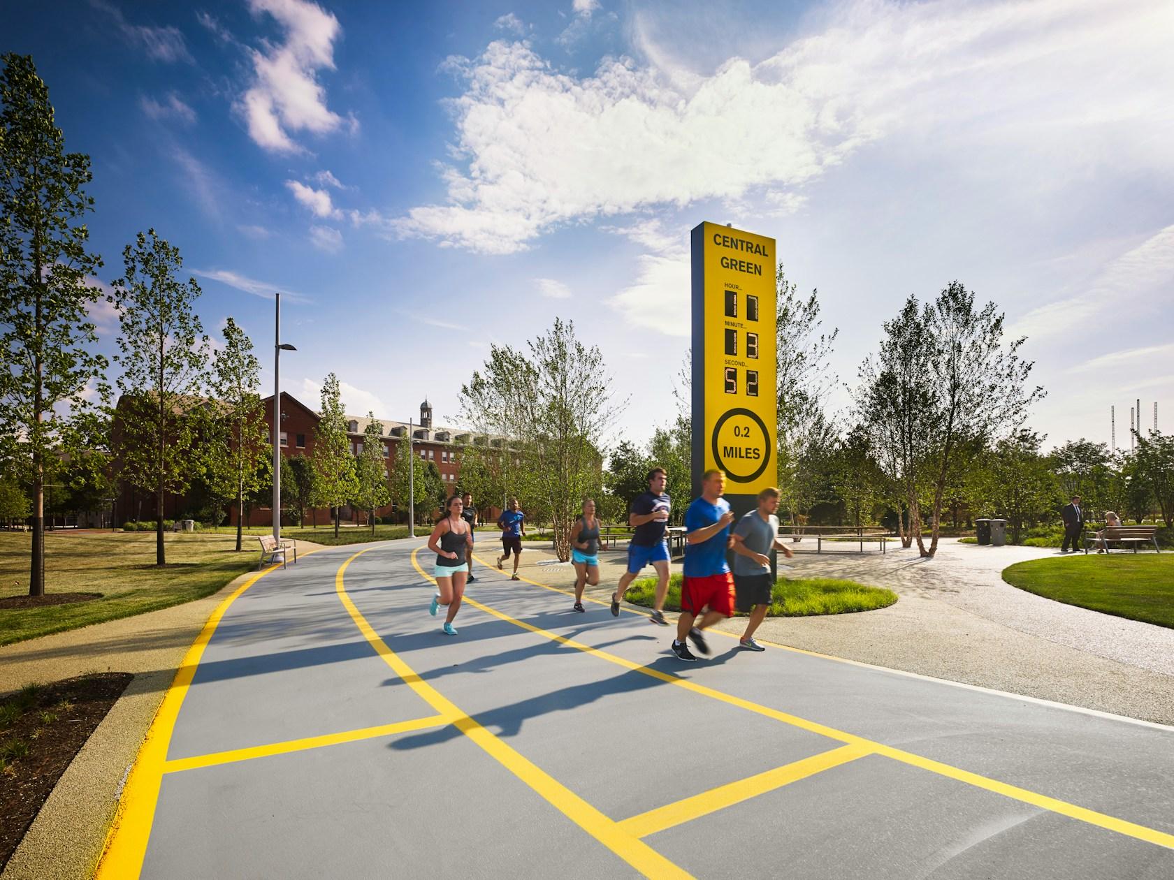 Navy Yard Central Green - image 16