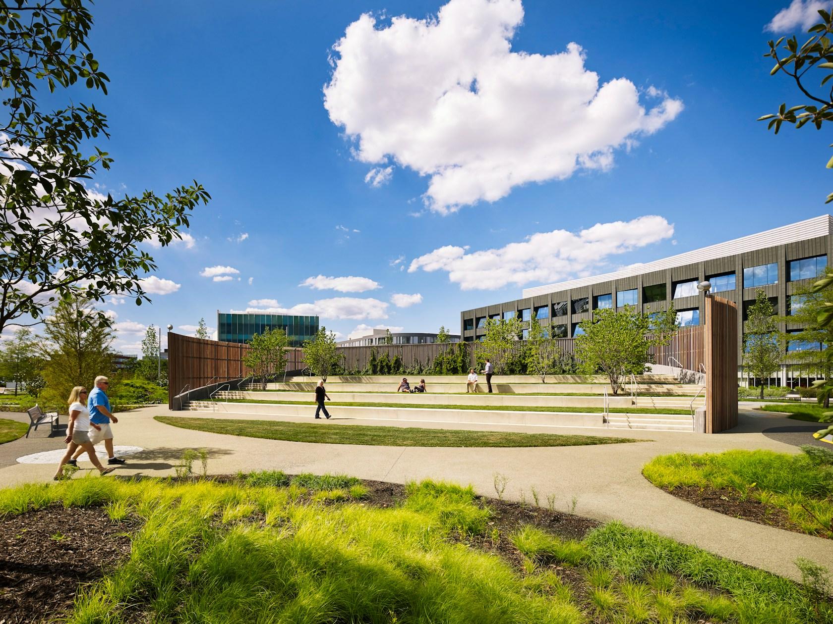 Navy Yard Central Green - image 15