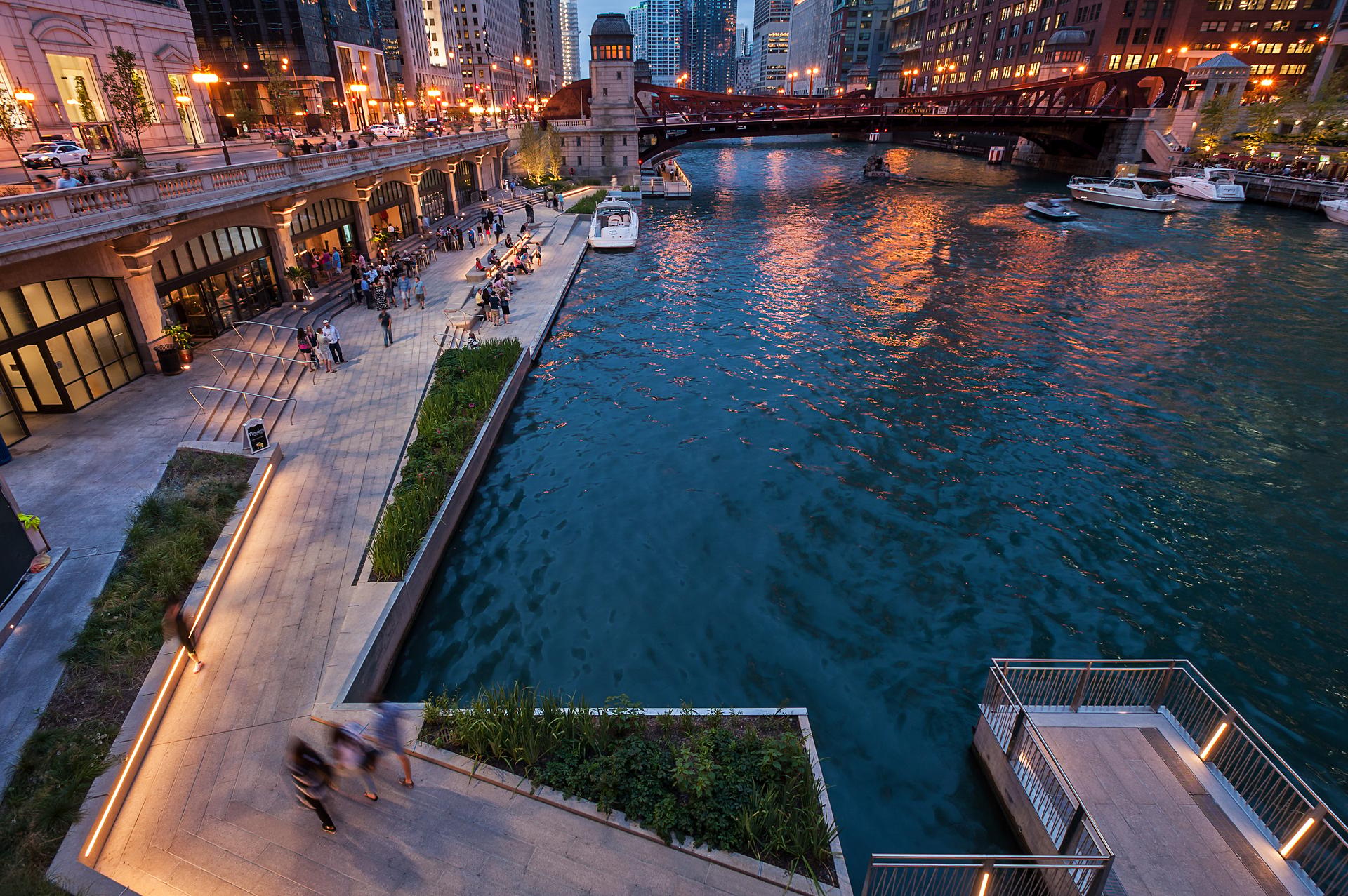 Chicago Riverwalk - image 13