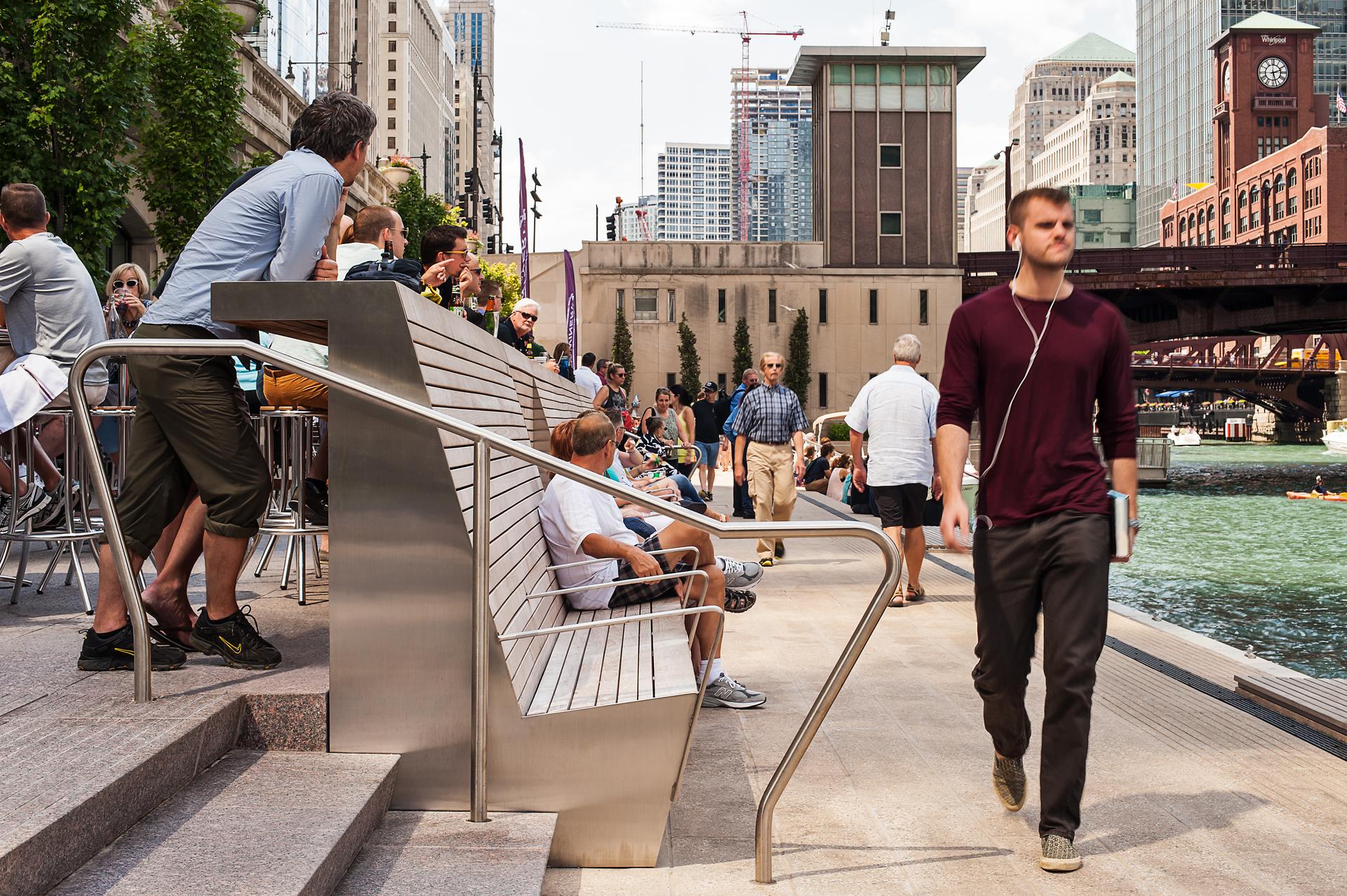 Chicago Riverwalk - image 8