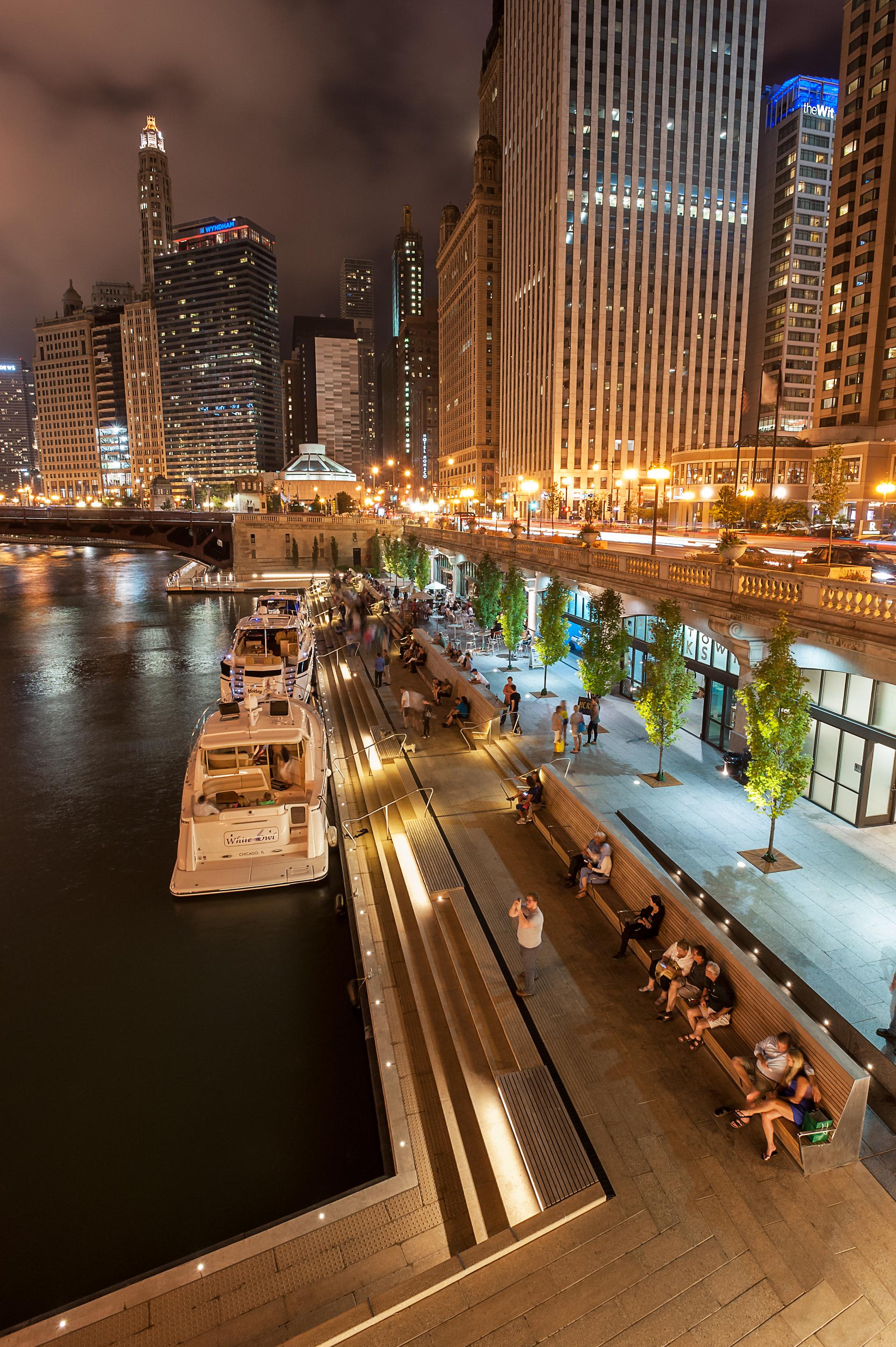 Chicago Riverwalk - image 9