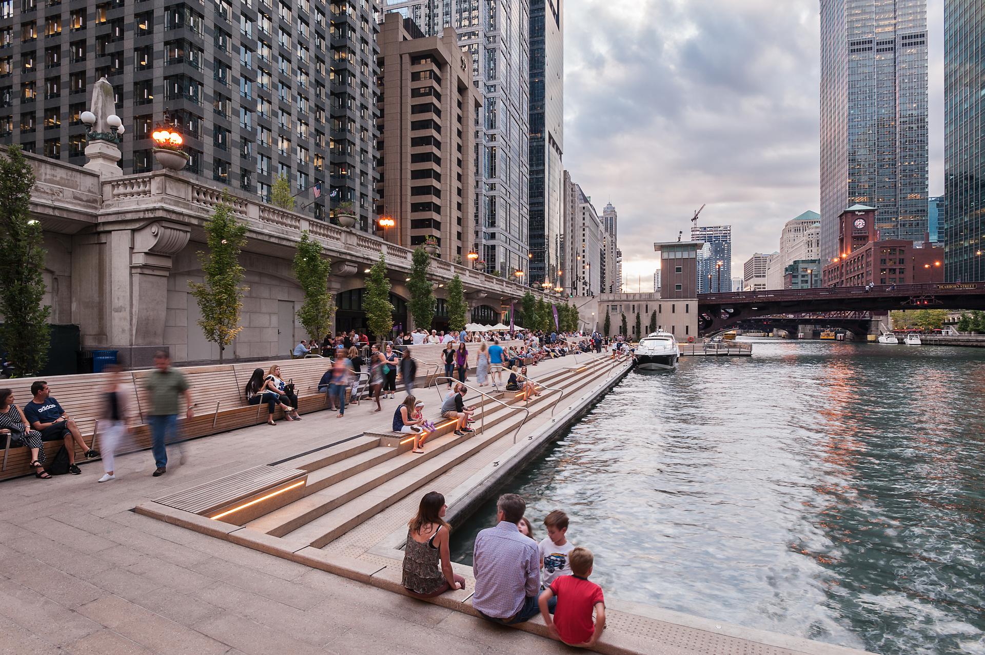 Chicago Riverwalk - image 7