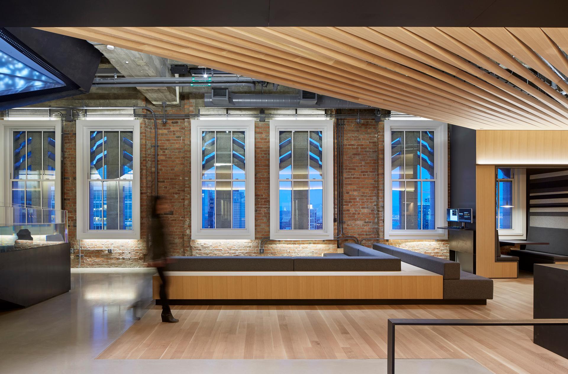 Bloomberg R+D Tech Hub - image 2