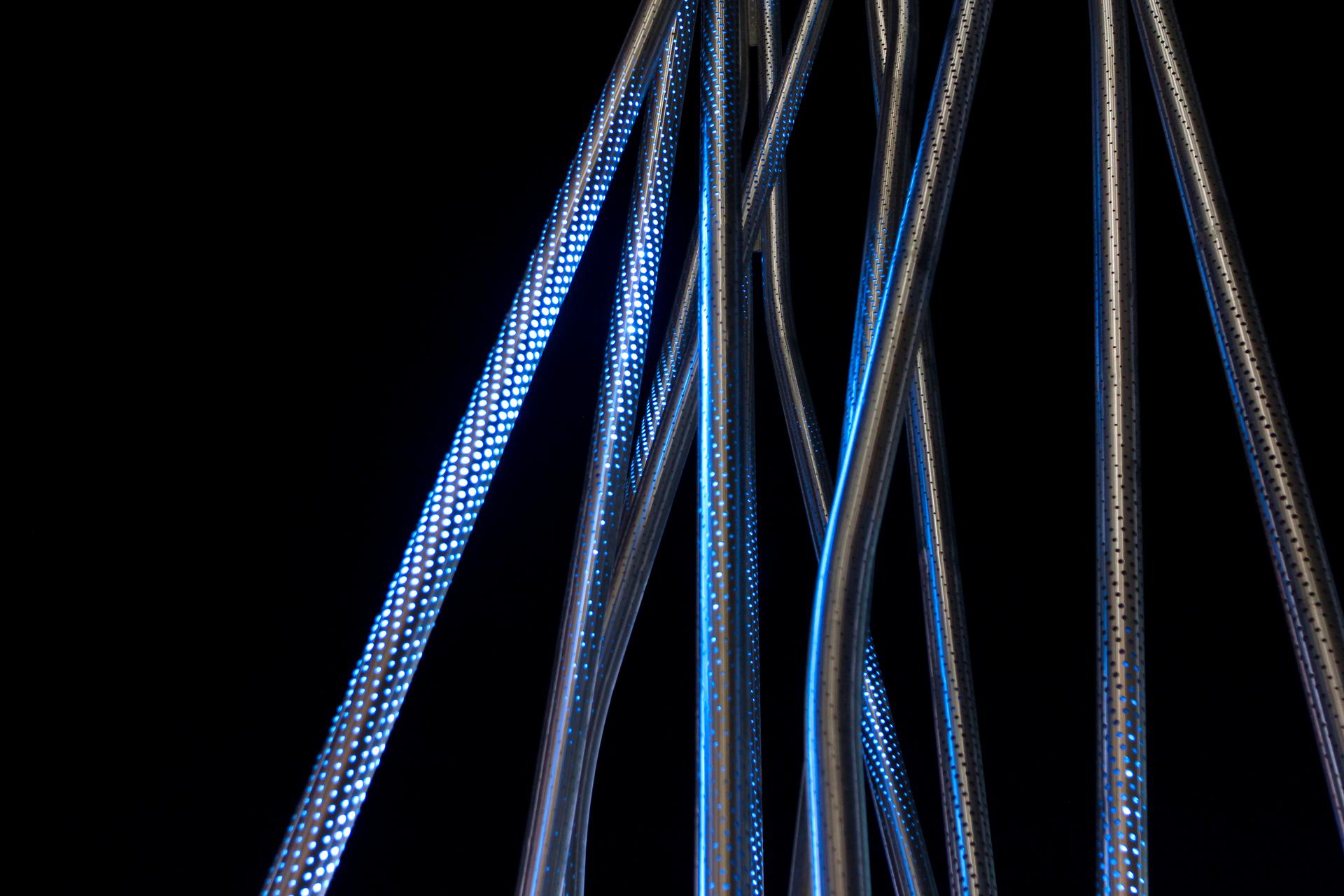 Crisscross Signal Spire - image 6