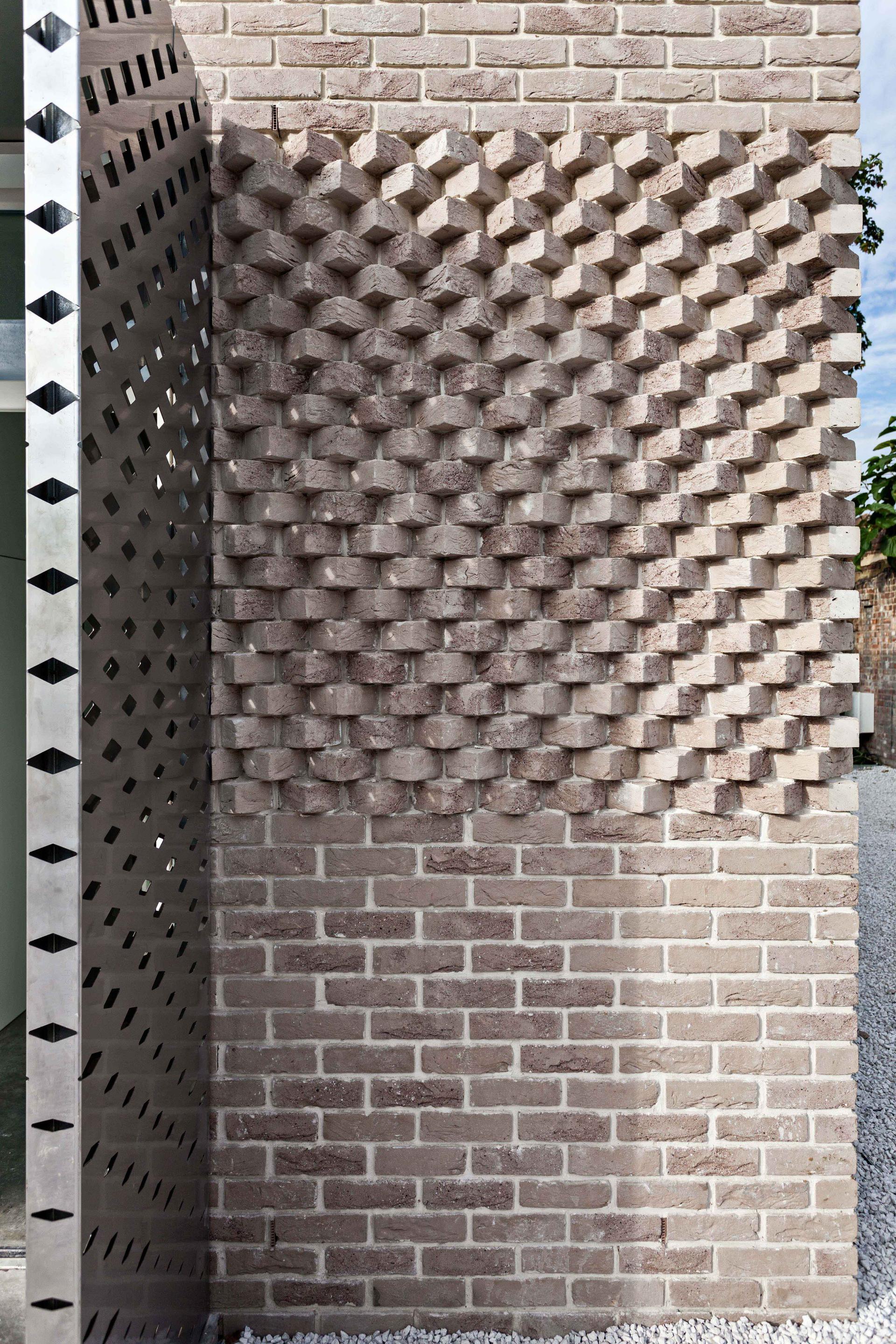 Hindmans Yard - image 4