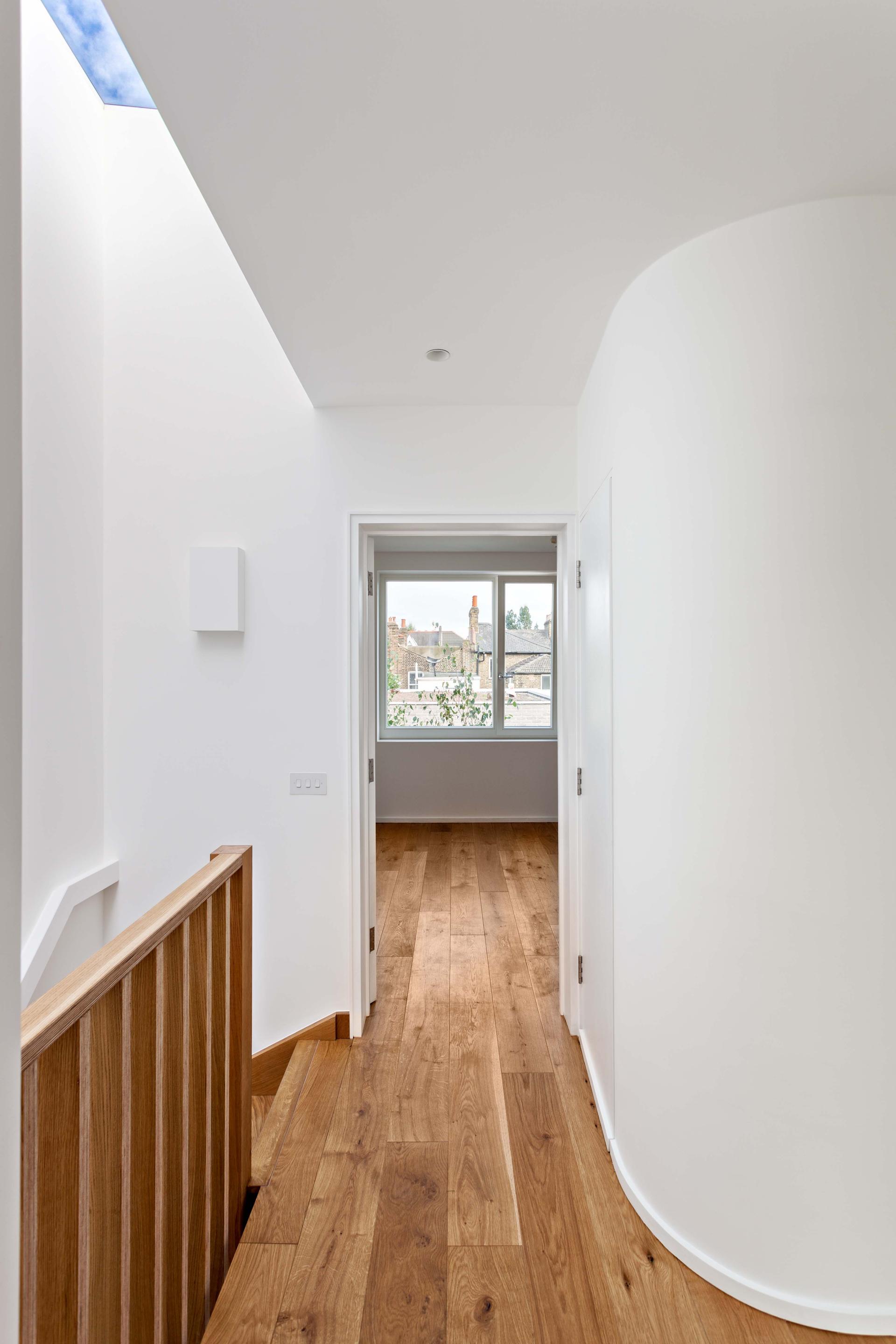 Hindmans Yard - image 5