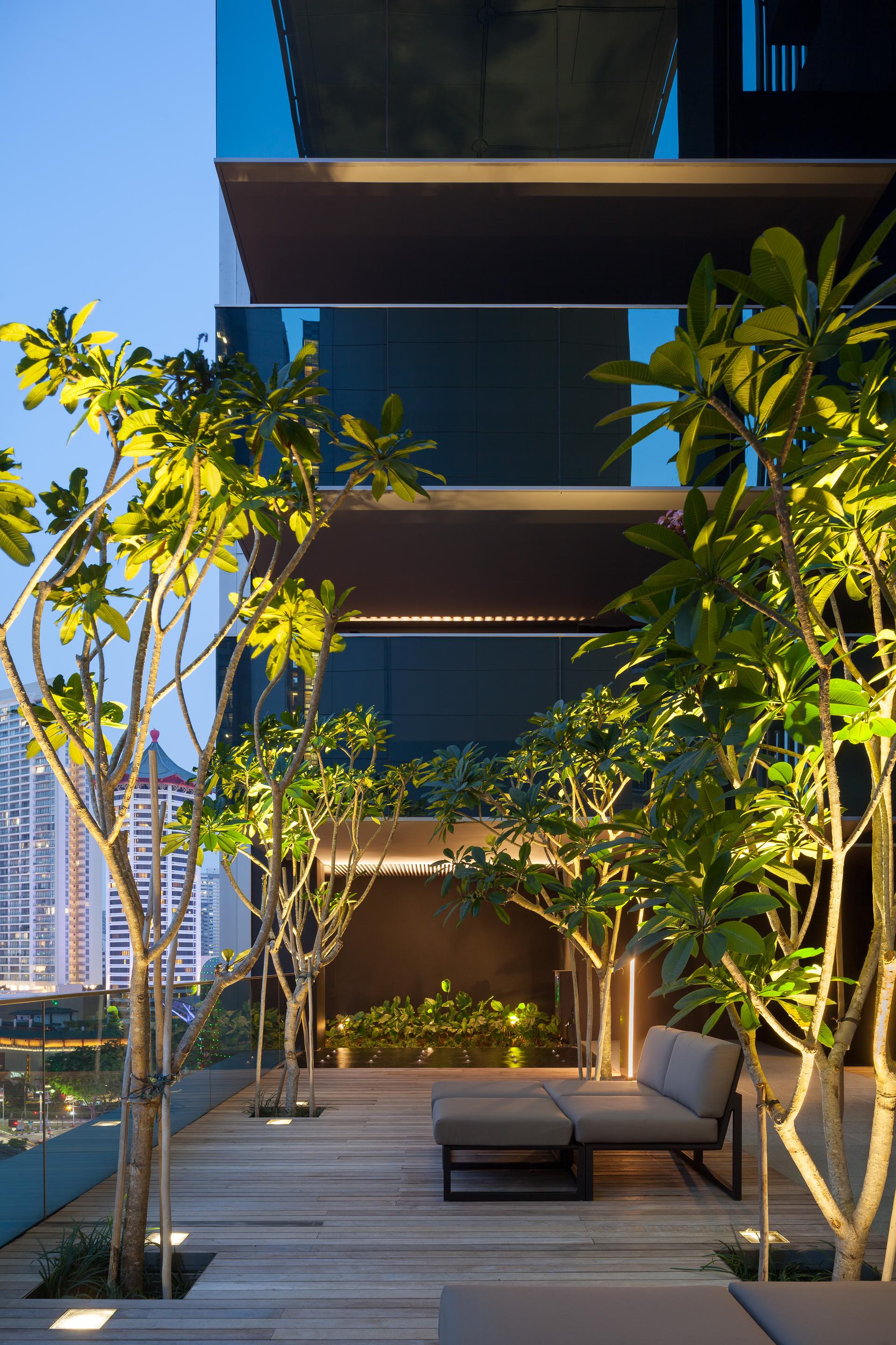 TwentyOne Angullia Park - image 4