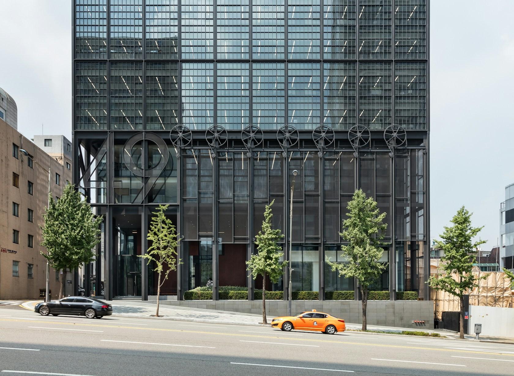 Shinsegae International - image 3