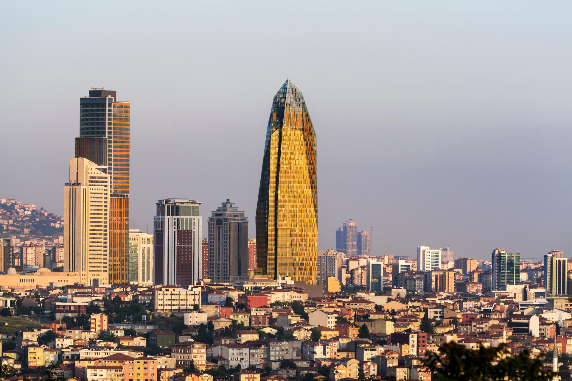Allianz Tower - image 7