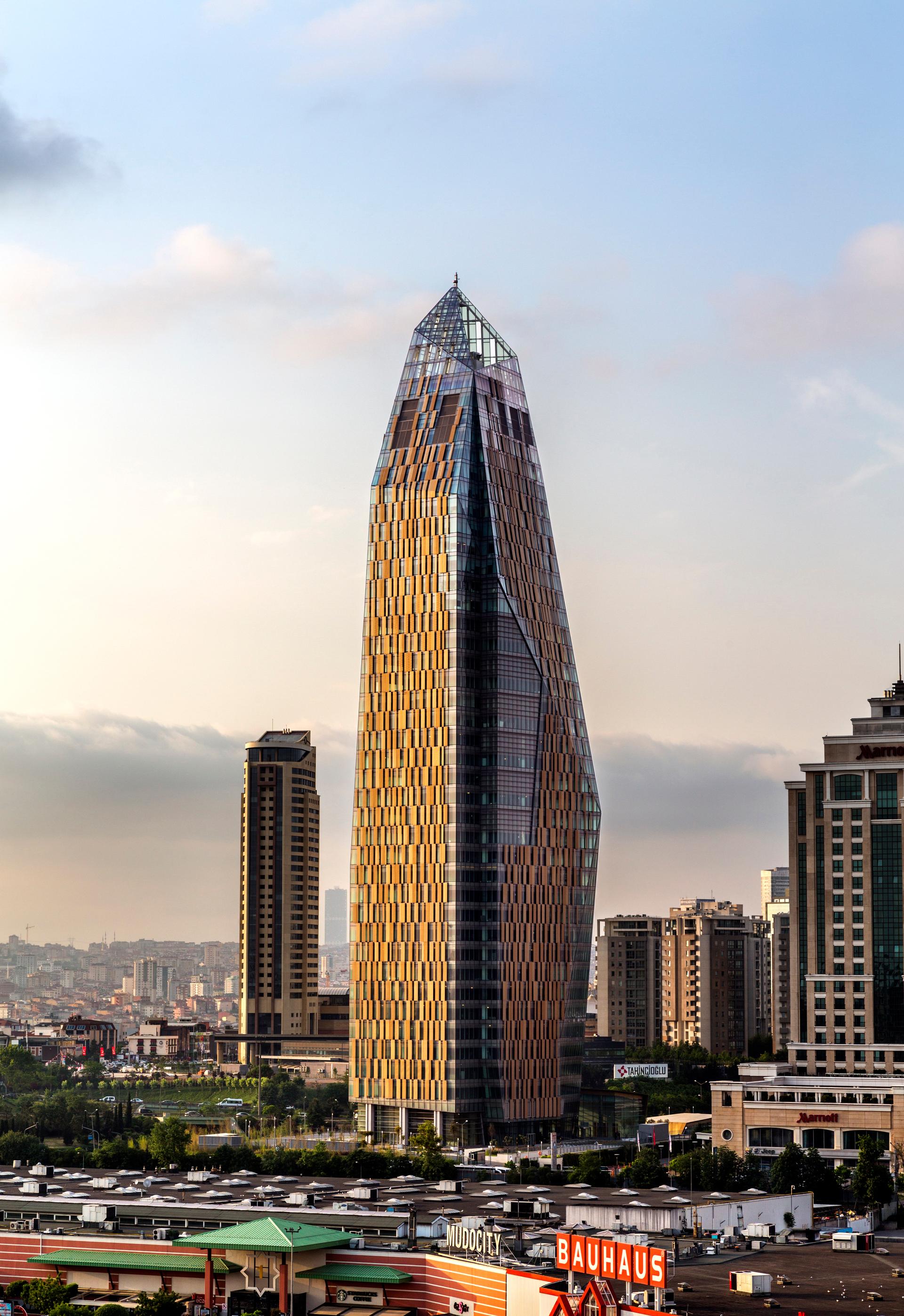 Allianz Tower - image 8