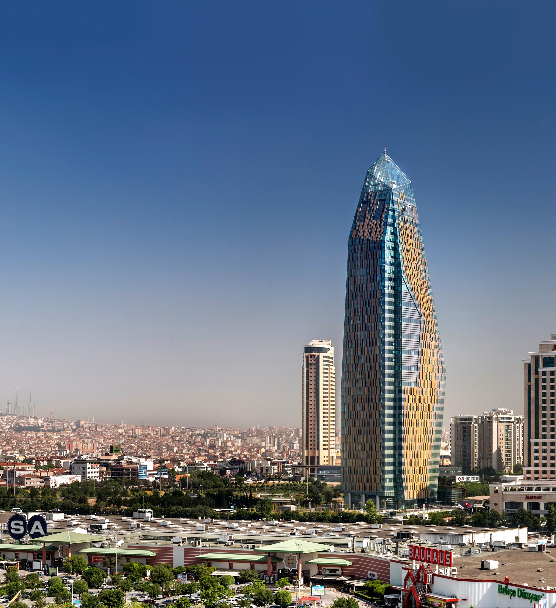 Allianz Tower - image 9