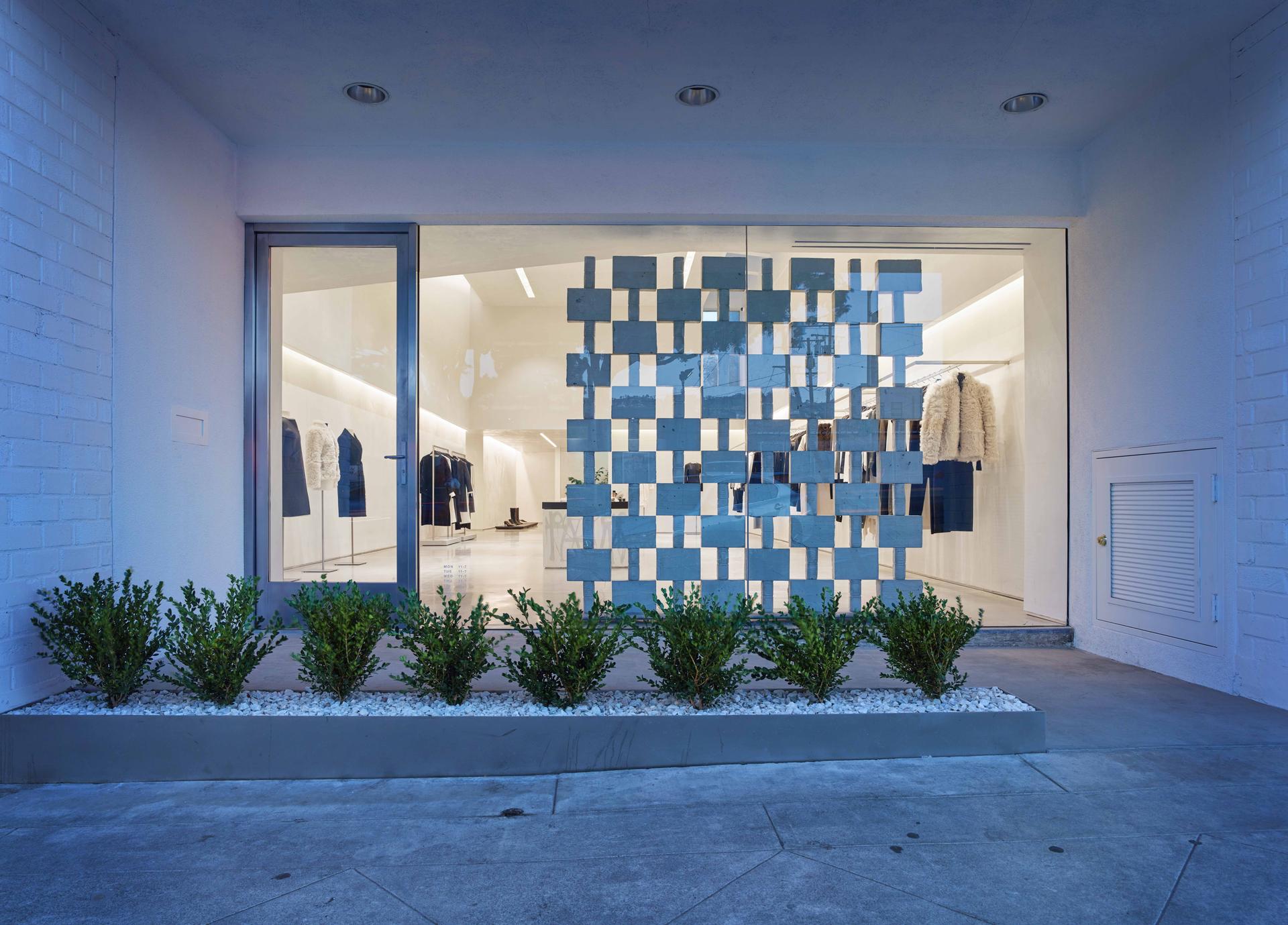 Helmut Lang Concept Store - image 4