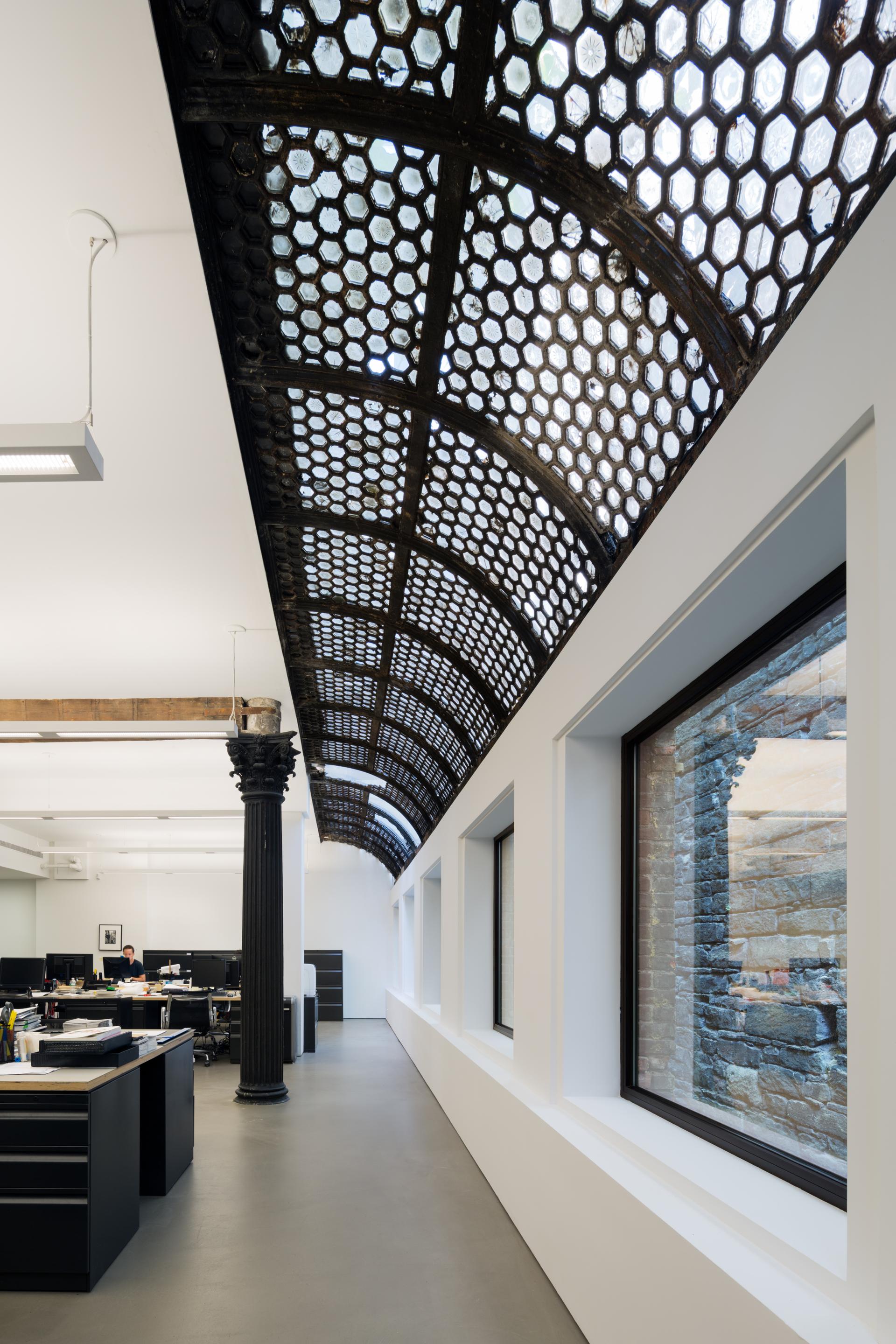 Peter Freeman Gallery - image 9