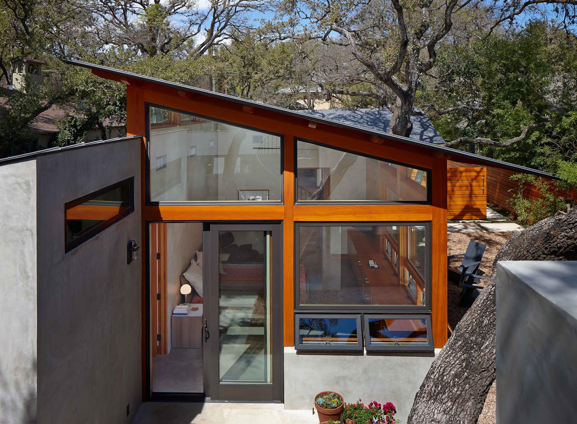House 334 - image 9